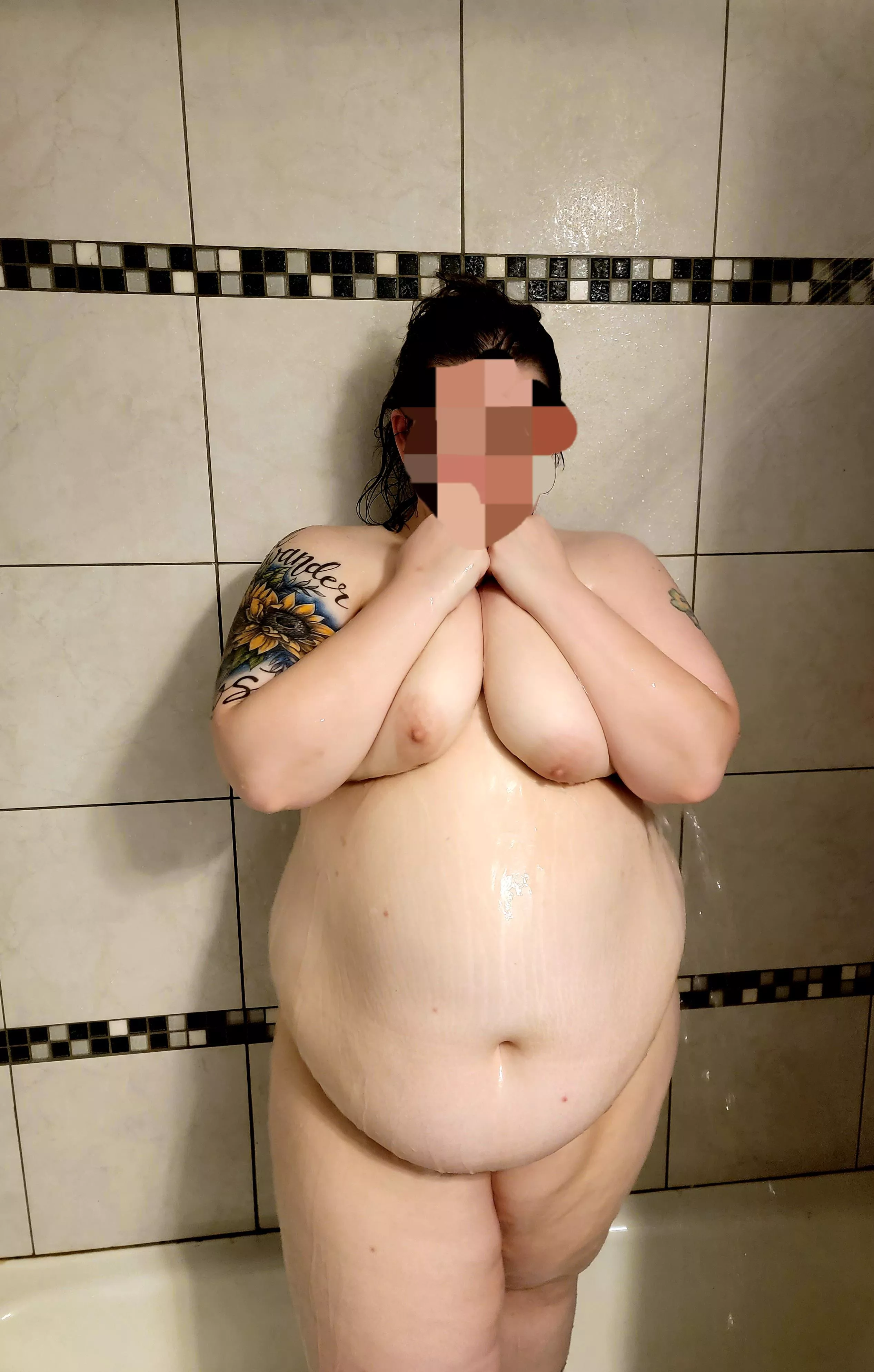 Hope big girls are appreciated here! posted by beachesandbongs