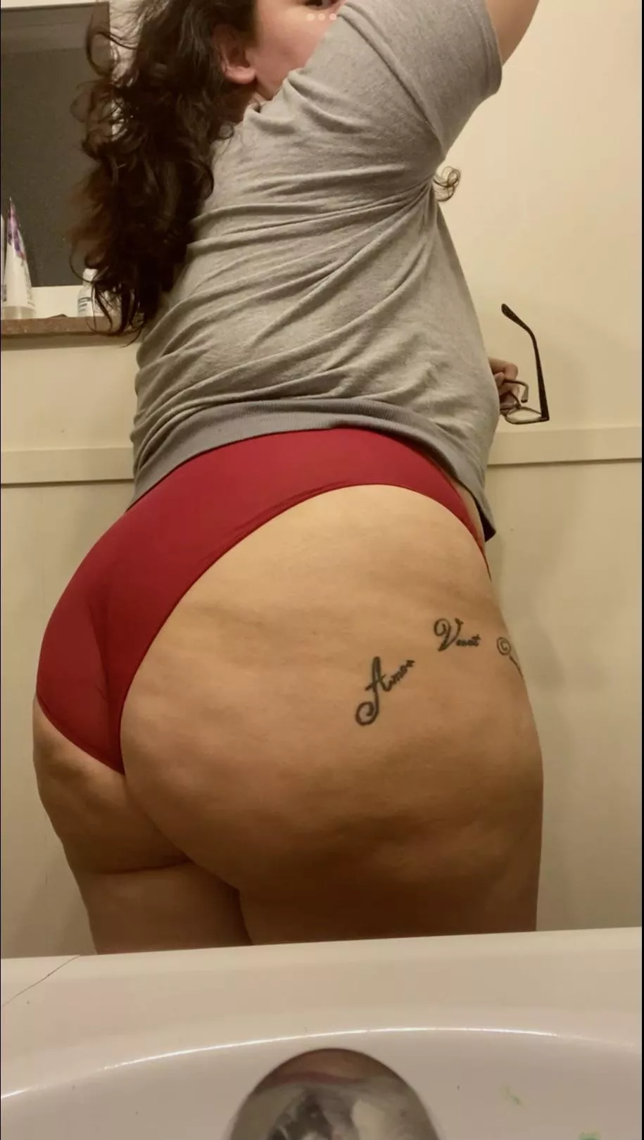 Hope everyone had a great hump day 💋 posted by Th3interesting_Queen