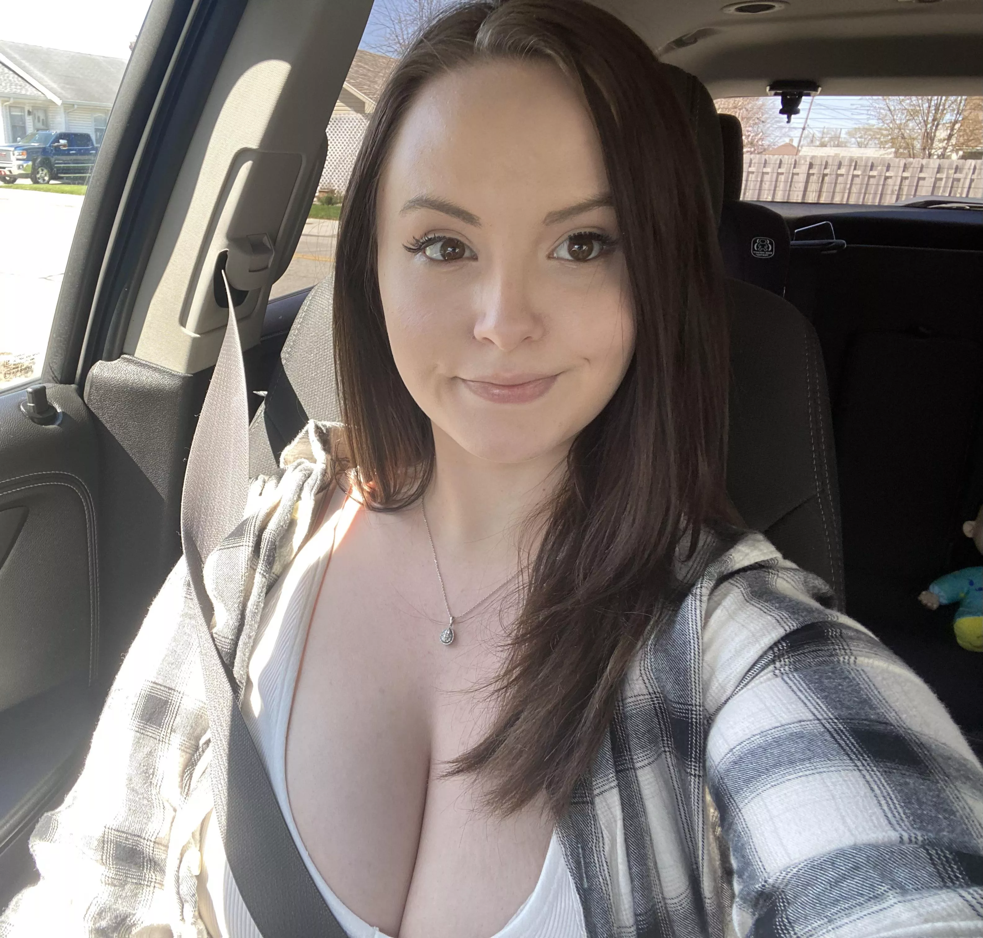 Hope everyone has a good Easter ☺️ posted by girlwhowantsanap