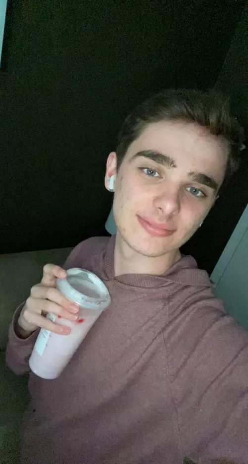 Hope everyone is having a great day! by SkyLovesSenna