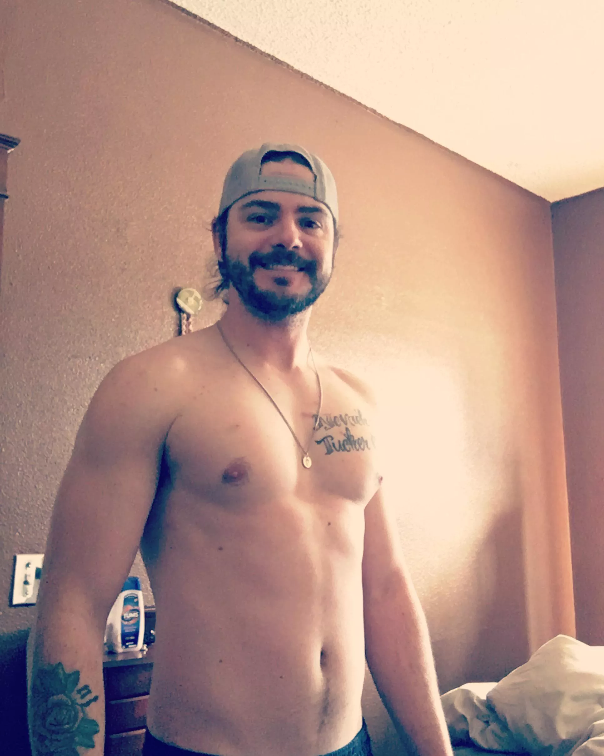 Hope everyone is having a great Monday. posted by dad_bod_Tom