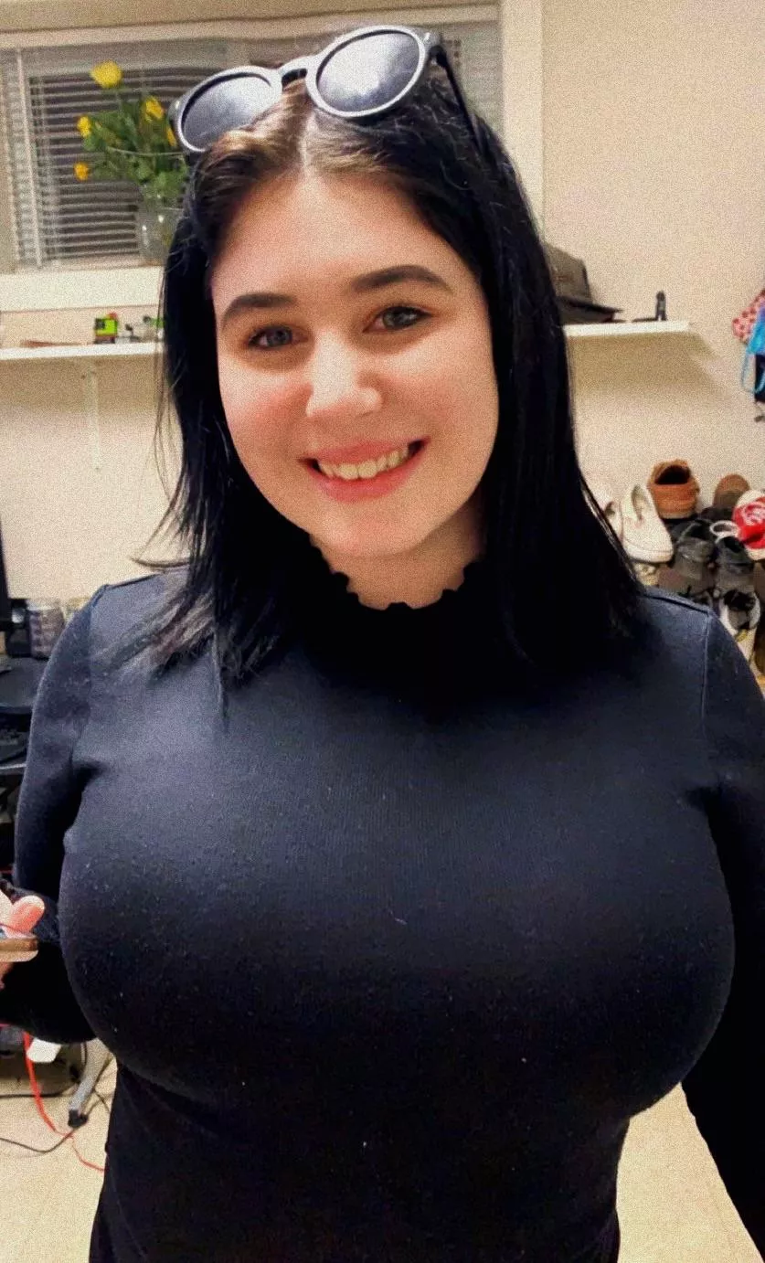 Hope everyones been enjoying the warmer weather 😇 [f] posted by kenn_xoxo