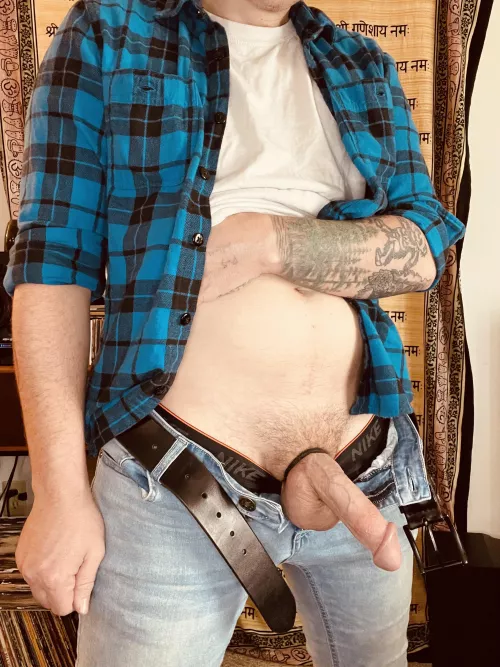 Hope everyone’s have a productive Monday 😉😘 by MAX1MUMCARNAG3