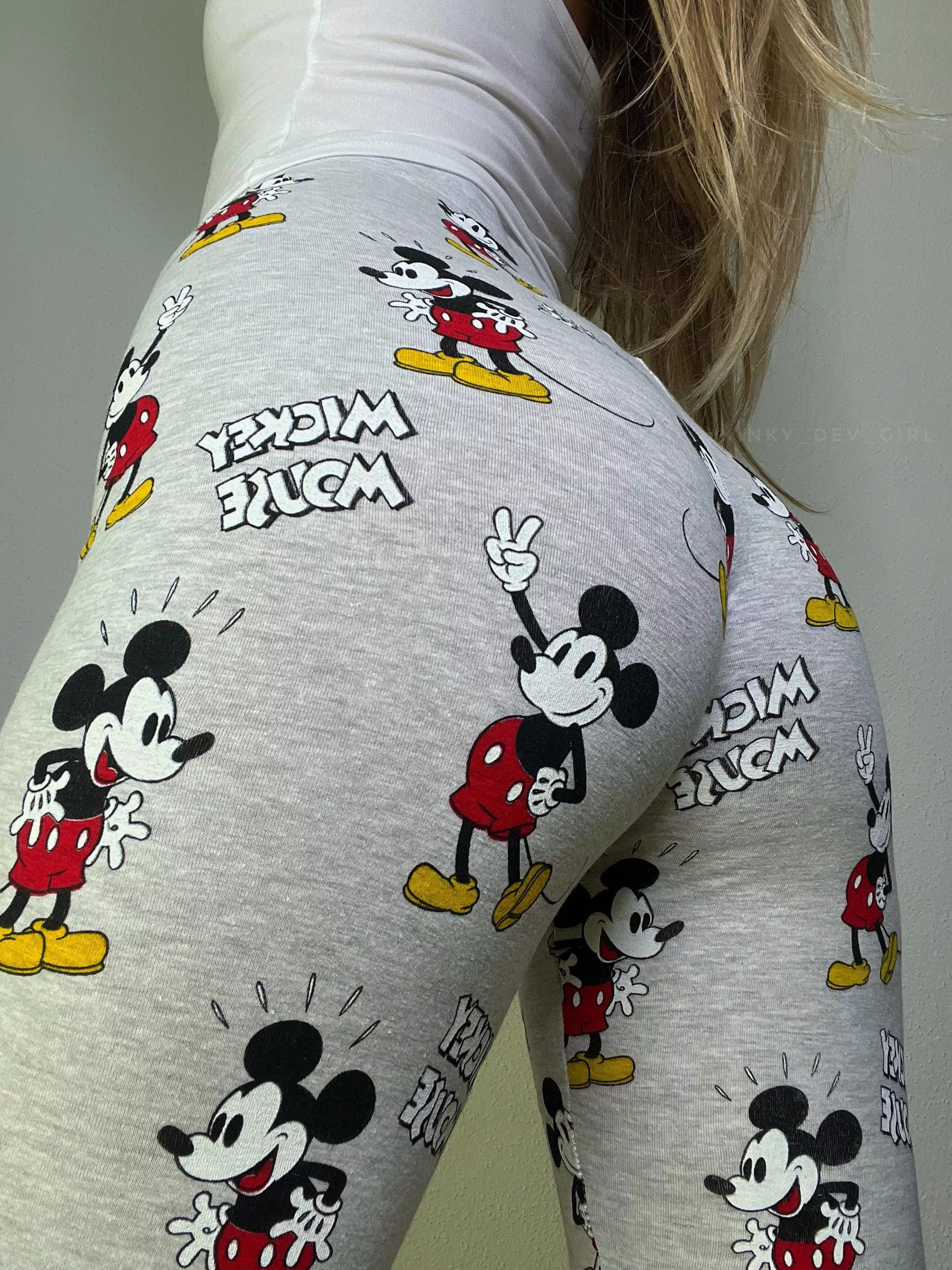 Hope I catch your attention! [F] posted by kinky_dev_girl