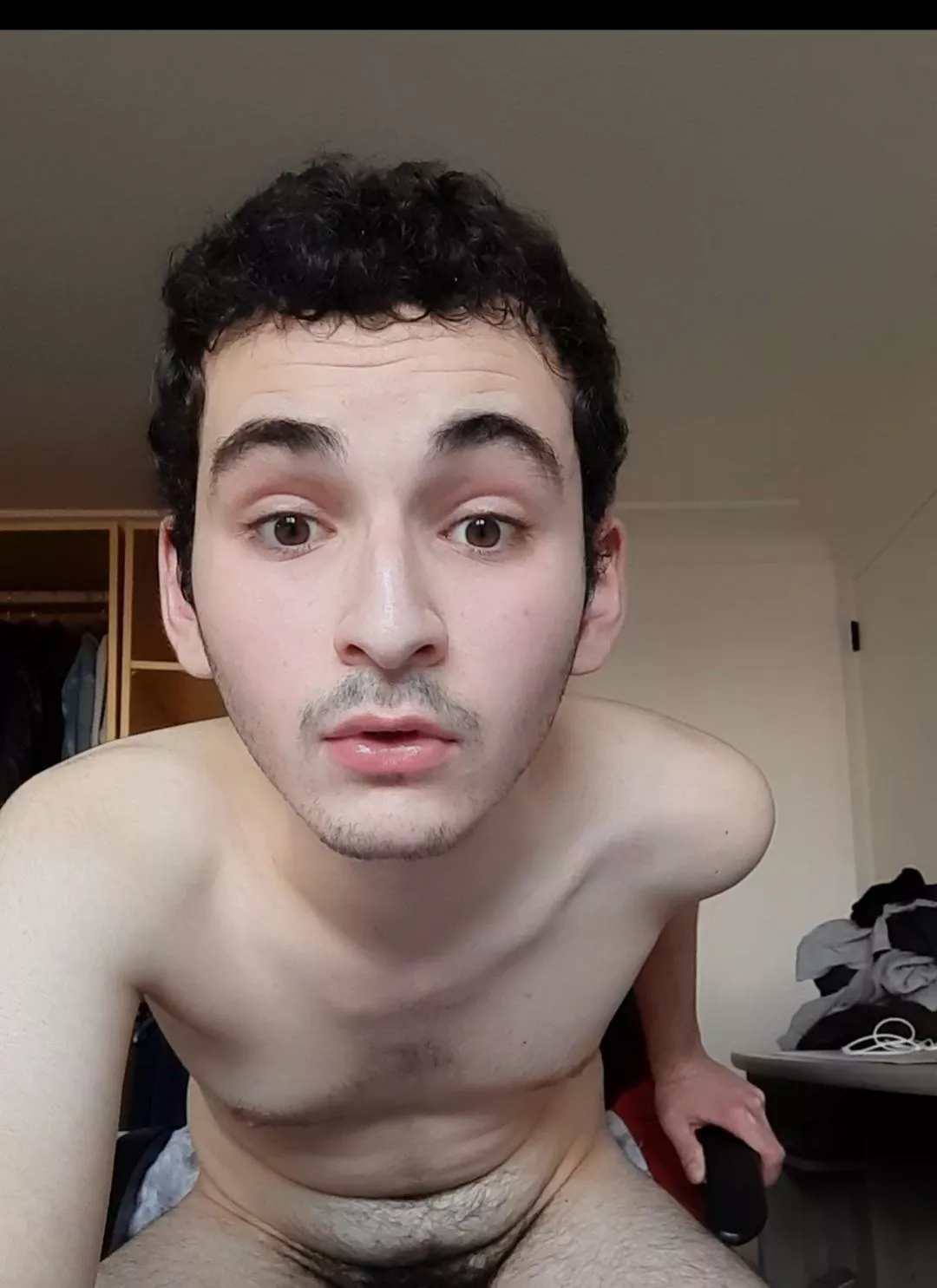 Hope my pubic hair aren't too distractive 🥴 posted by phosphoreia