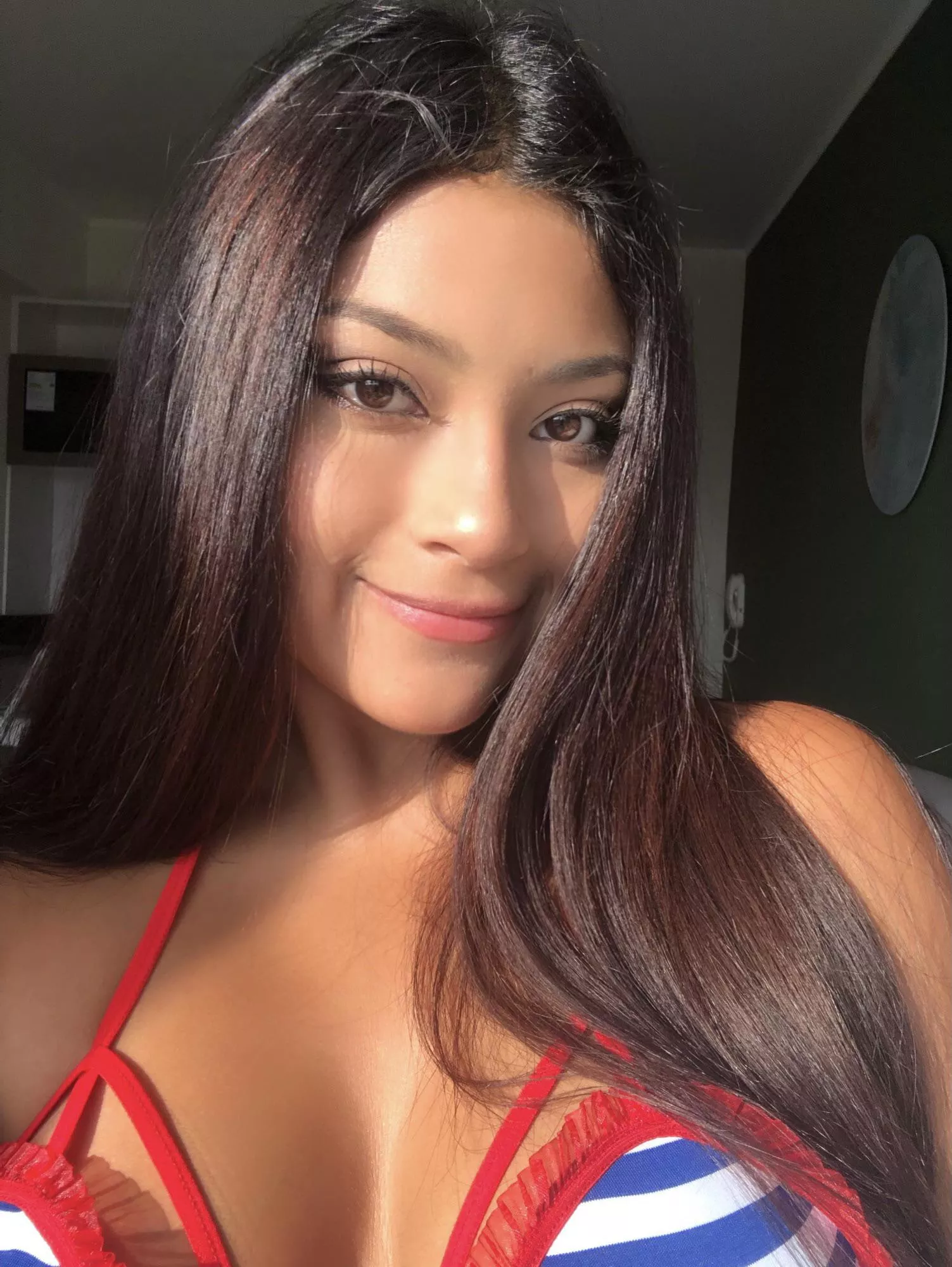 Hope my smile brighter your day ✨ posted by Sweet_princess1