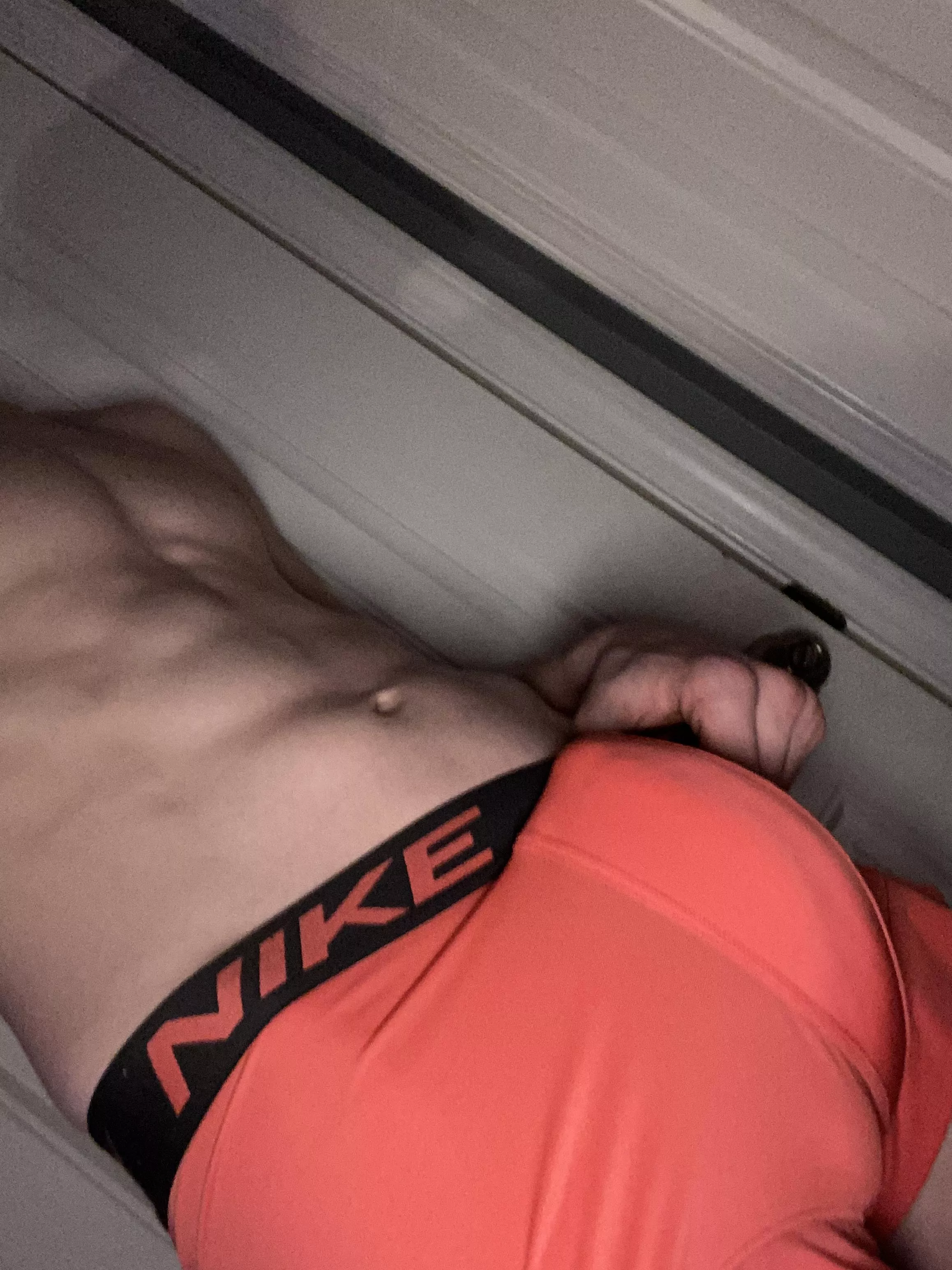 Hope this ain’t arrogant but I find myself attractive HMU preferably women 20 posted by Mental_Explanation21