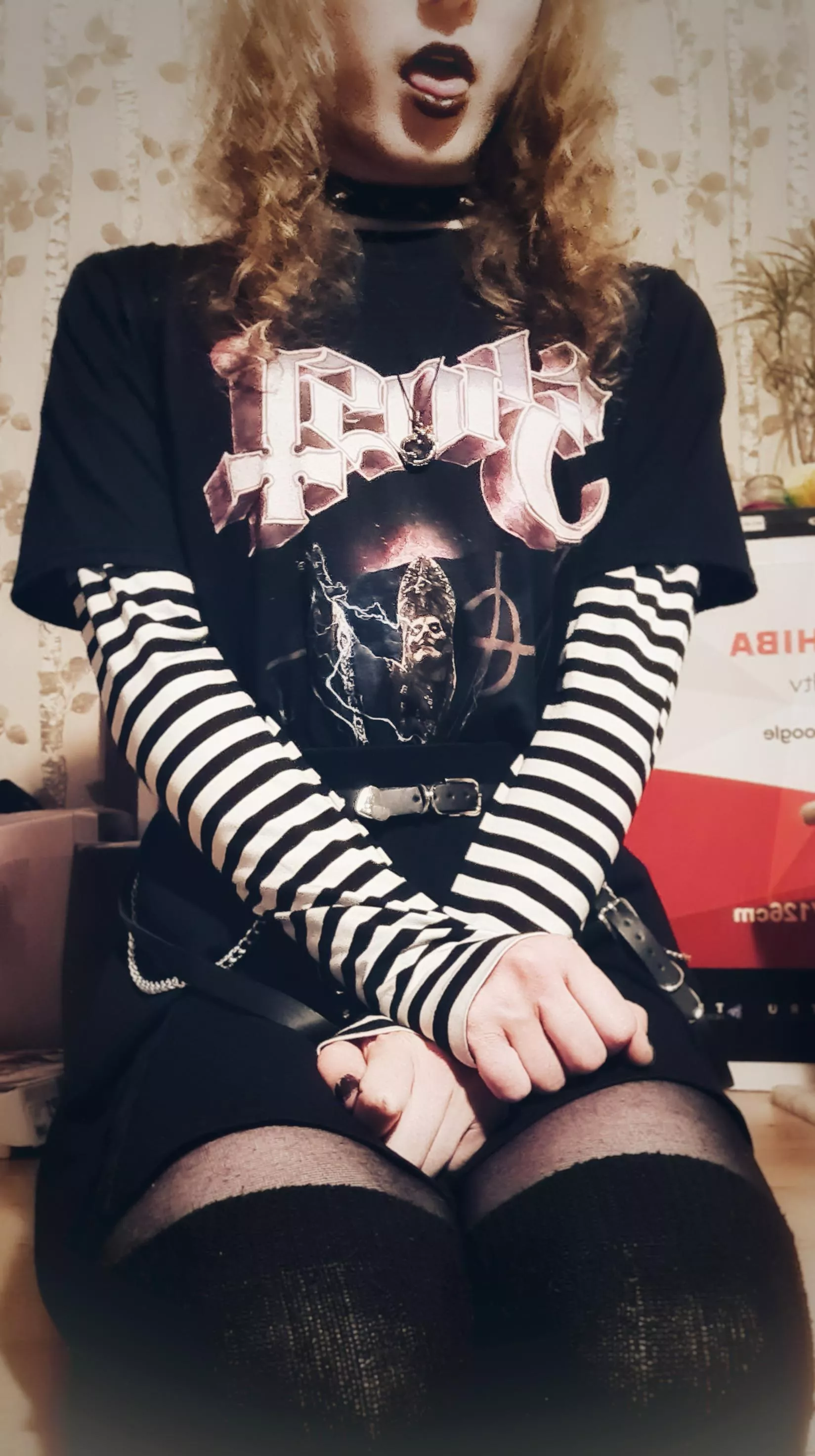 hope y'all like this one, wasn't too sure if I should post it or not 🖤 posted by in_Fernos