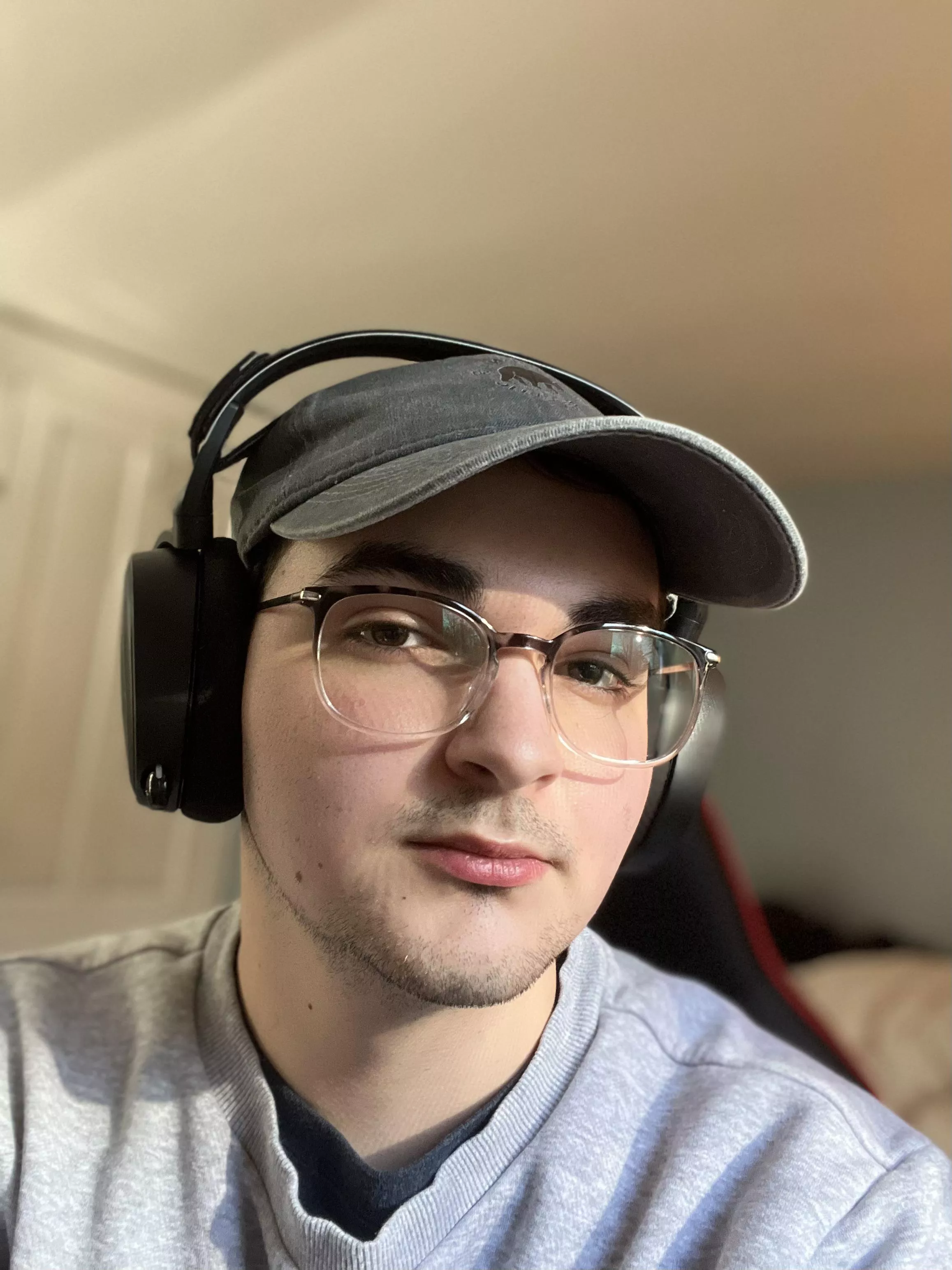 Hope you all had an amazing Tuesday! Hope all of your gaming ventures go well tonight! ☺️💙 posted by KinkyKappa