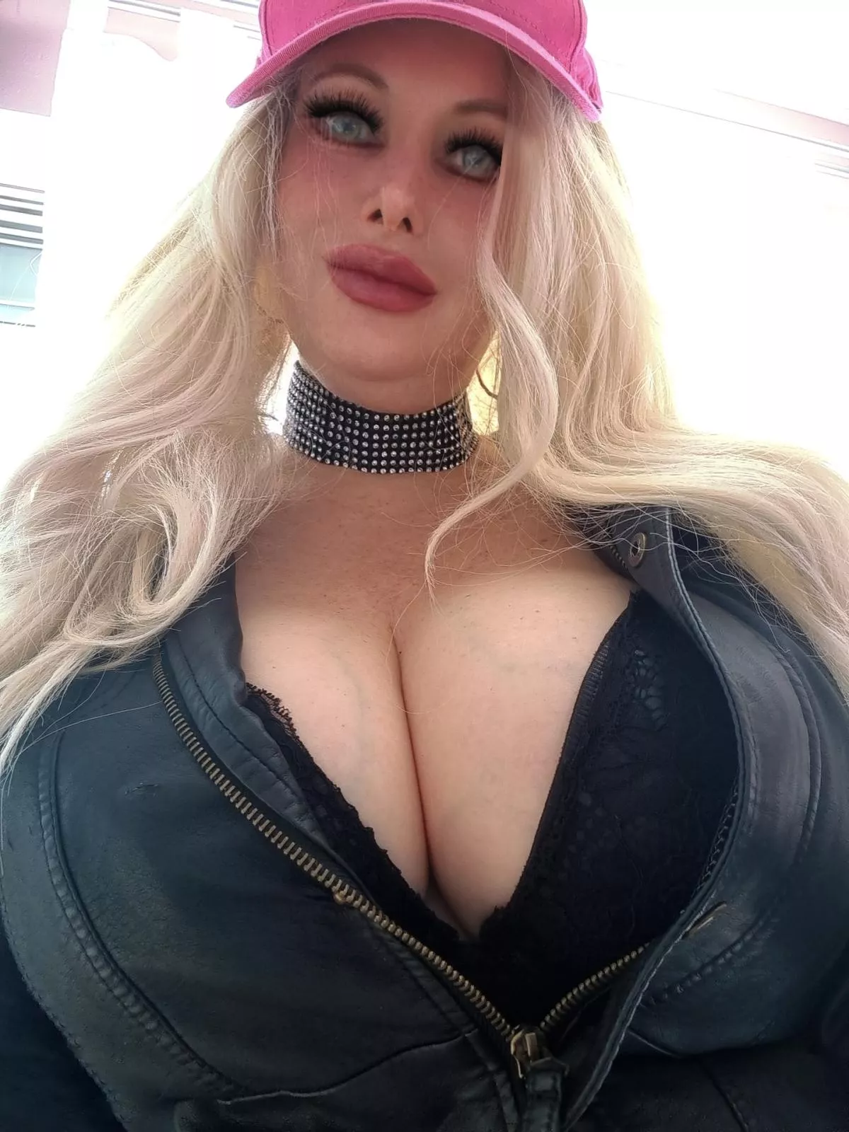 Hope you are all having a great weekend 💗💋 posted by Alyssa_Heaven