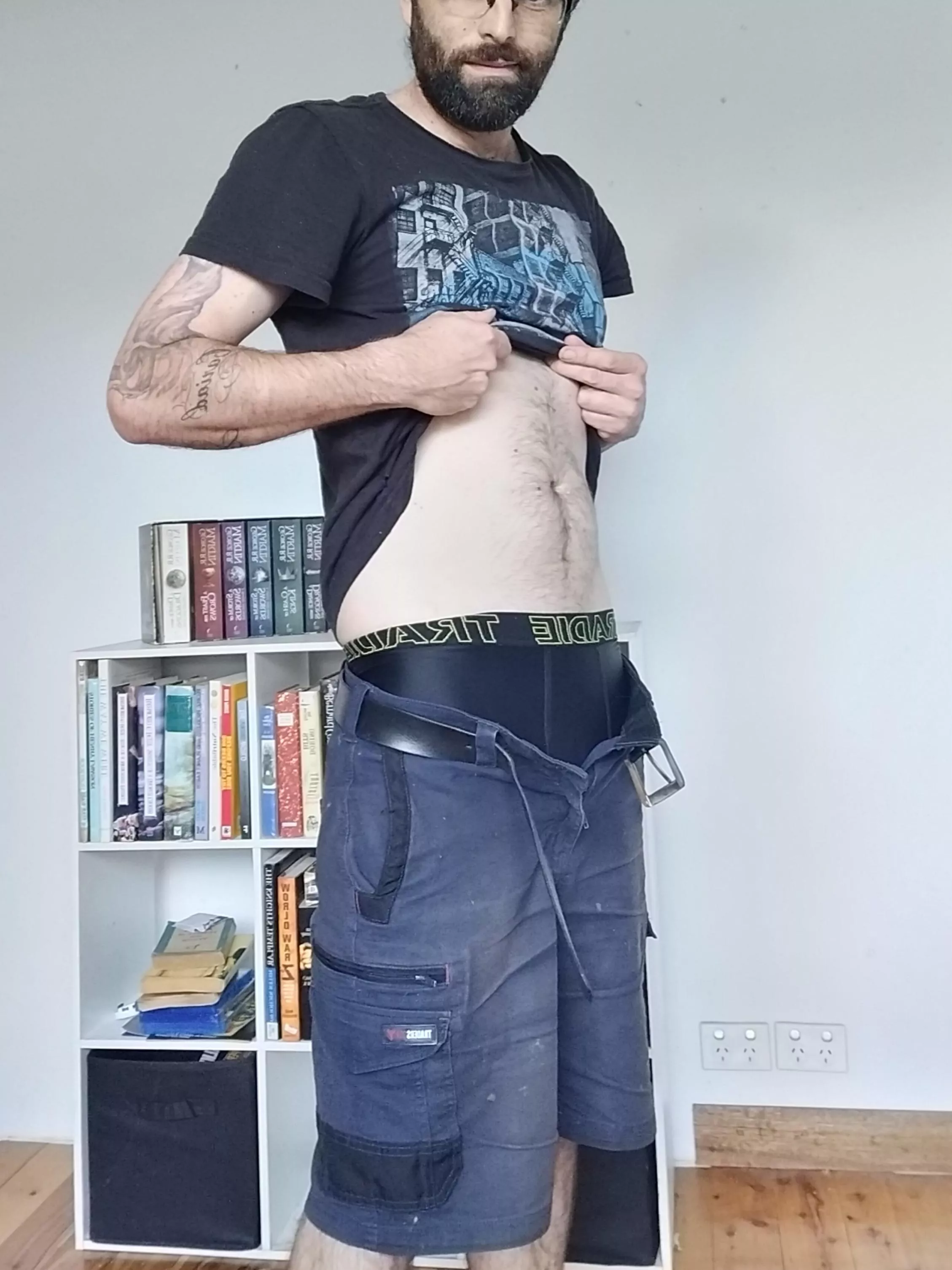 Hope you enjoy this lean hairy nerd. posted by Magic_Tristan_Furvus