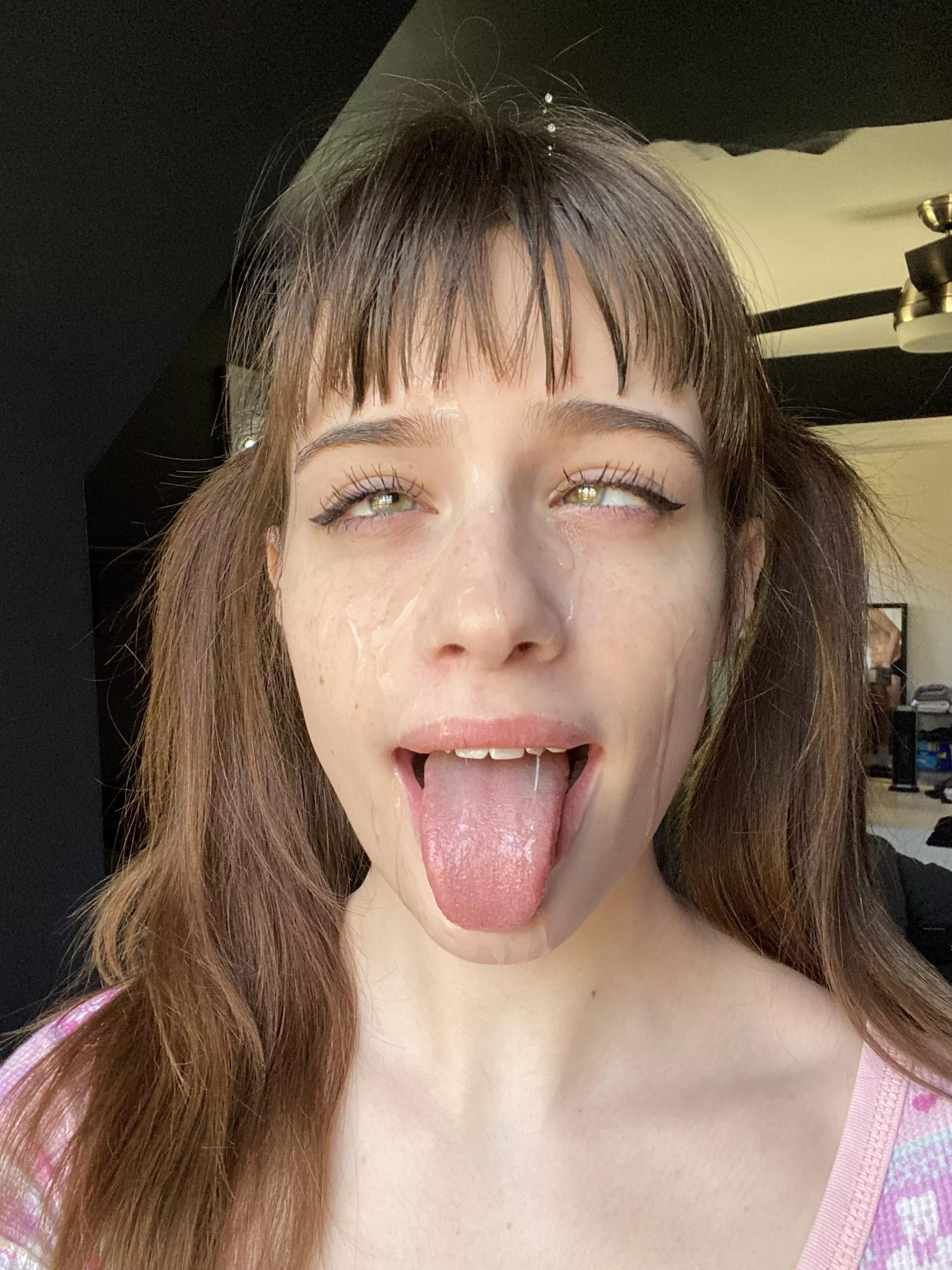 hope you guys enjoy this cum selfie:) posted by soogsx