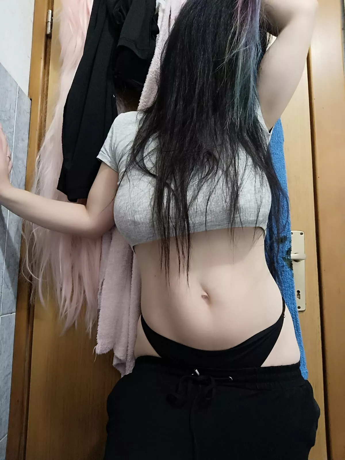 Hope you guys like natural boobs! posted by emily_glass909