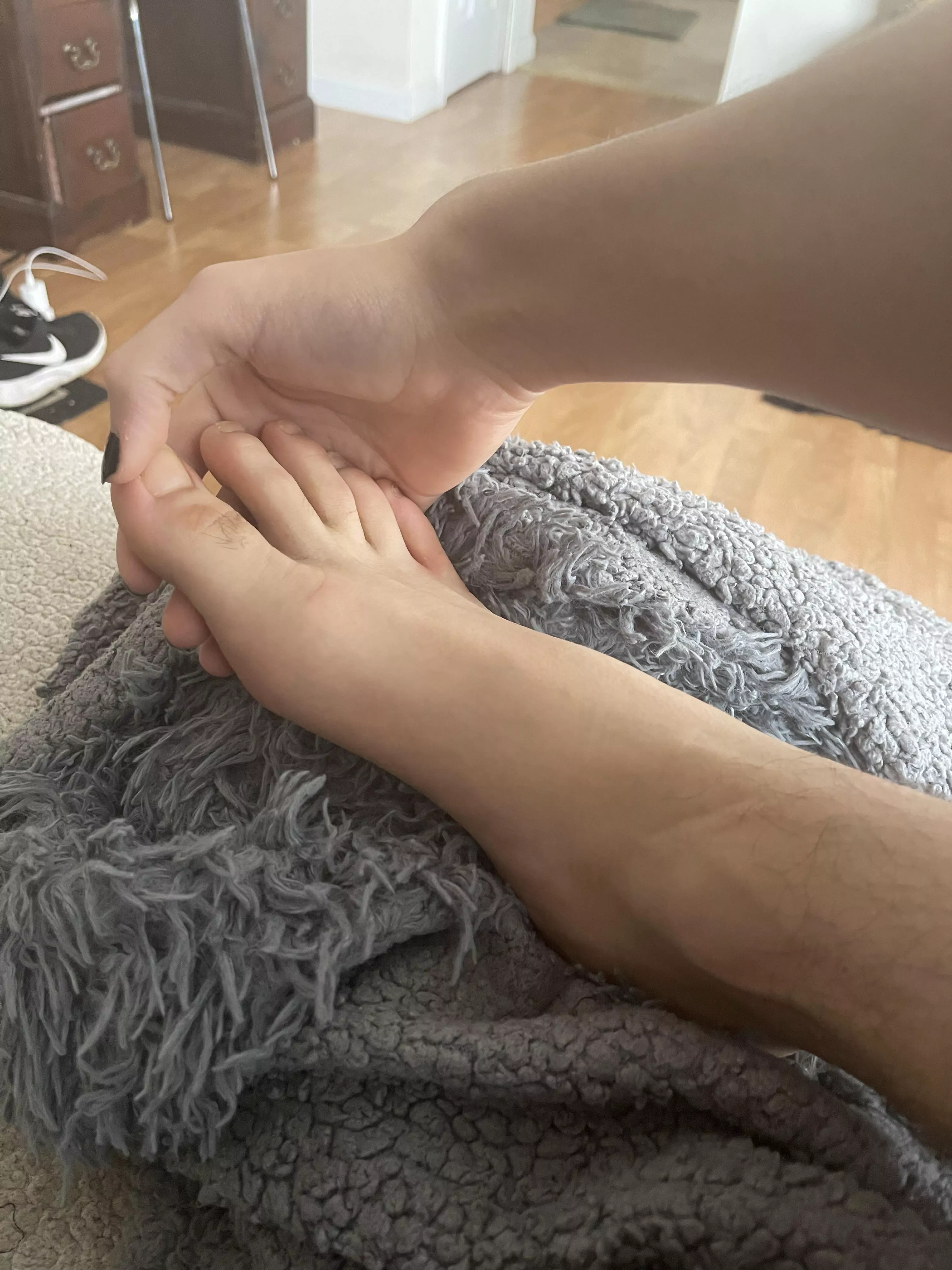 hope you like cute feet :) posted by KeySingle4417