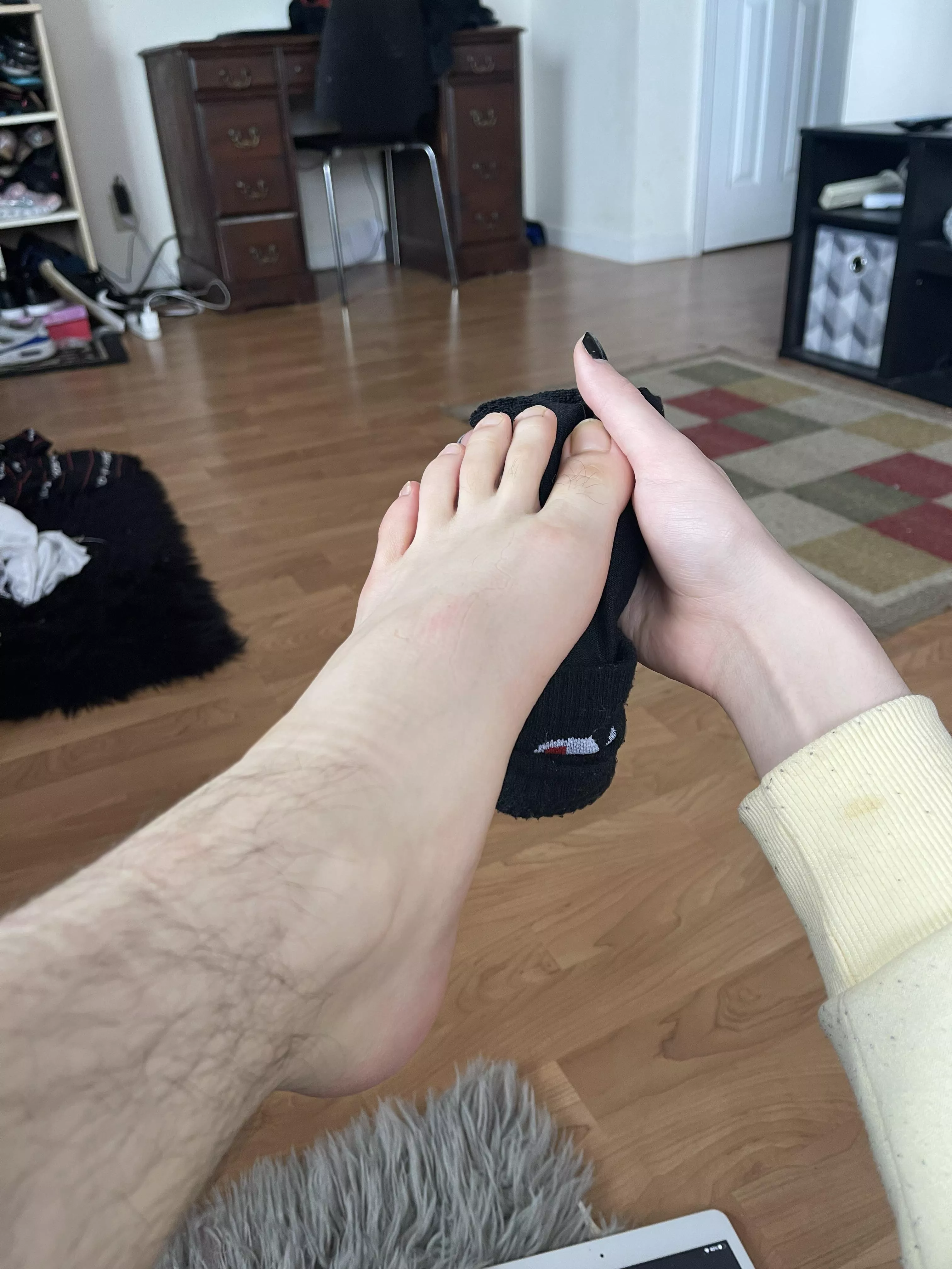 hope you like twink feet 😈 posted by KeySingle4417