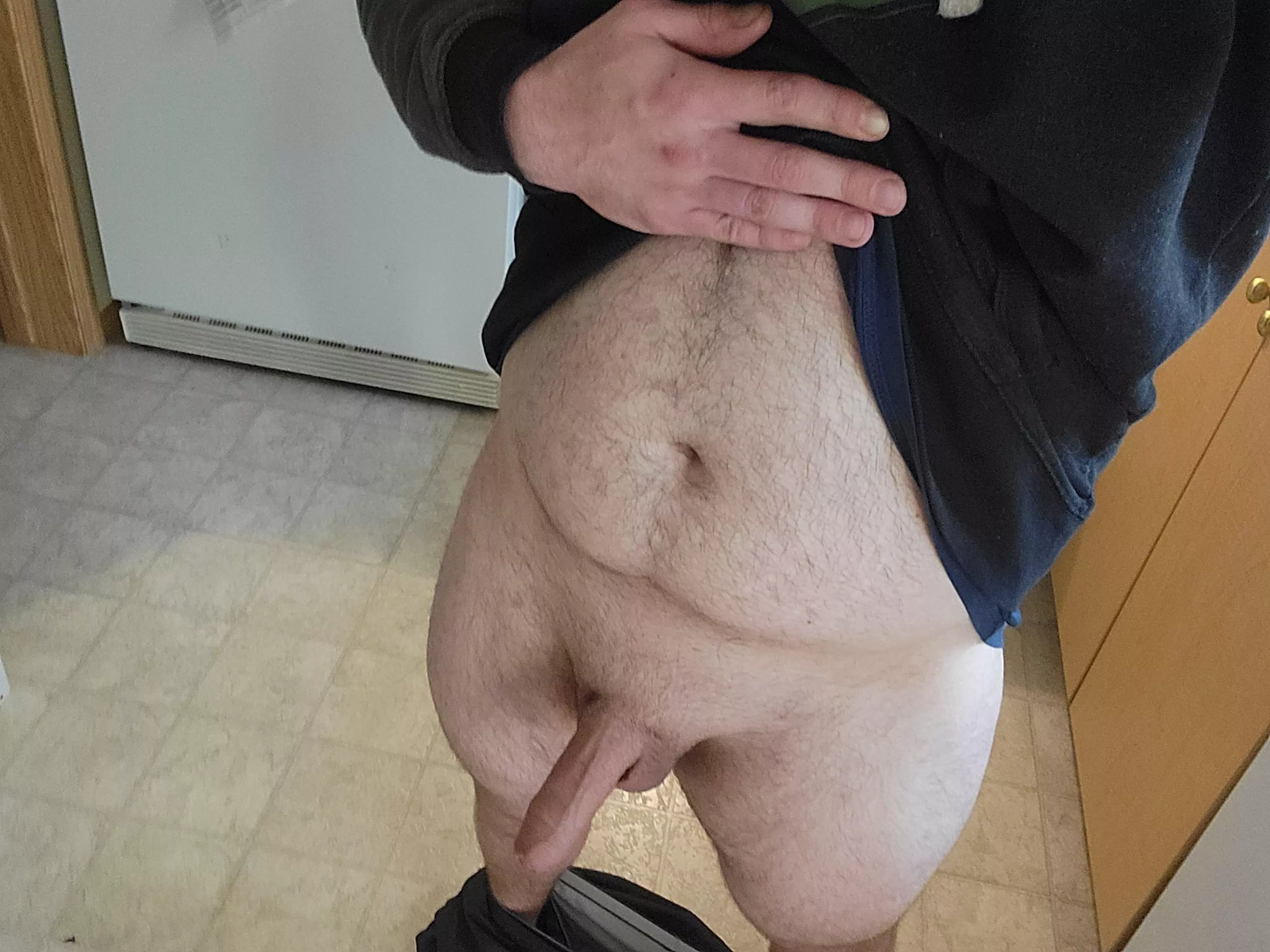 hope your day goes well 😘 (m) posted by Welchsnacks93