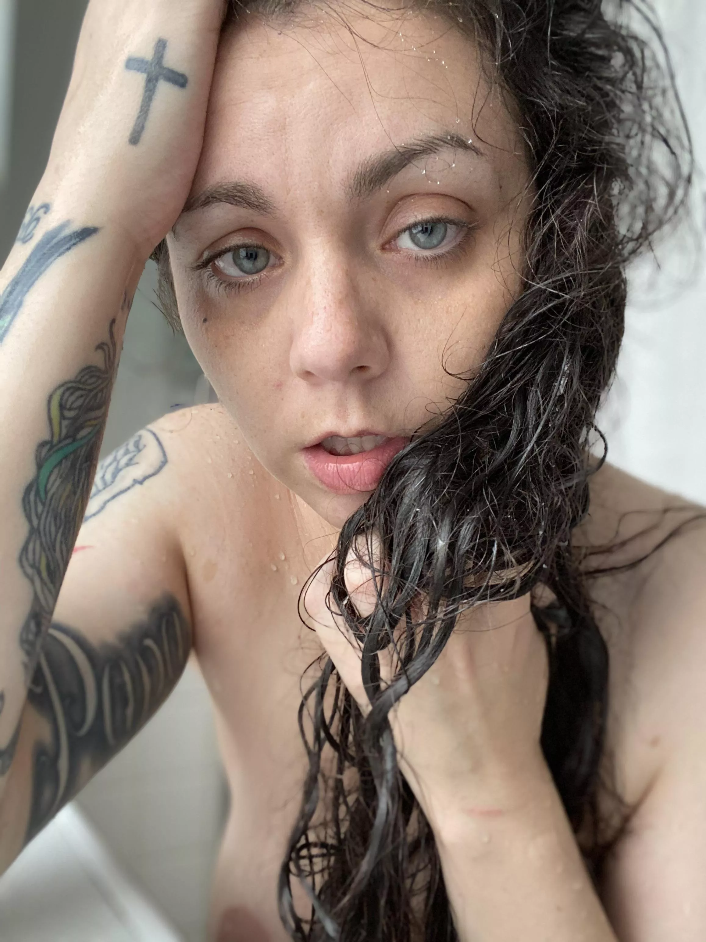 Hope you’re having a good night posted by pussyfrecklexx