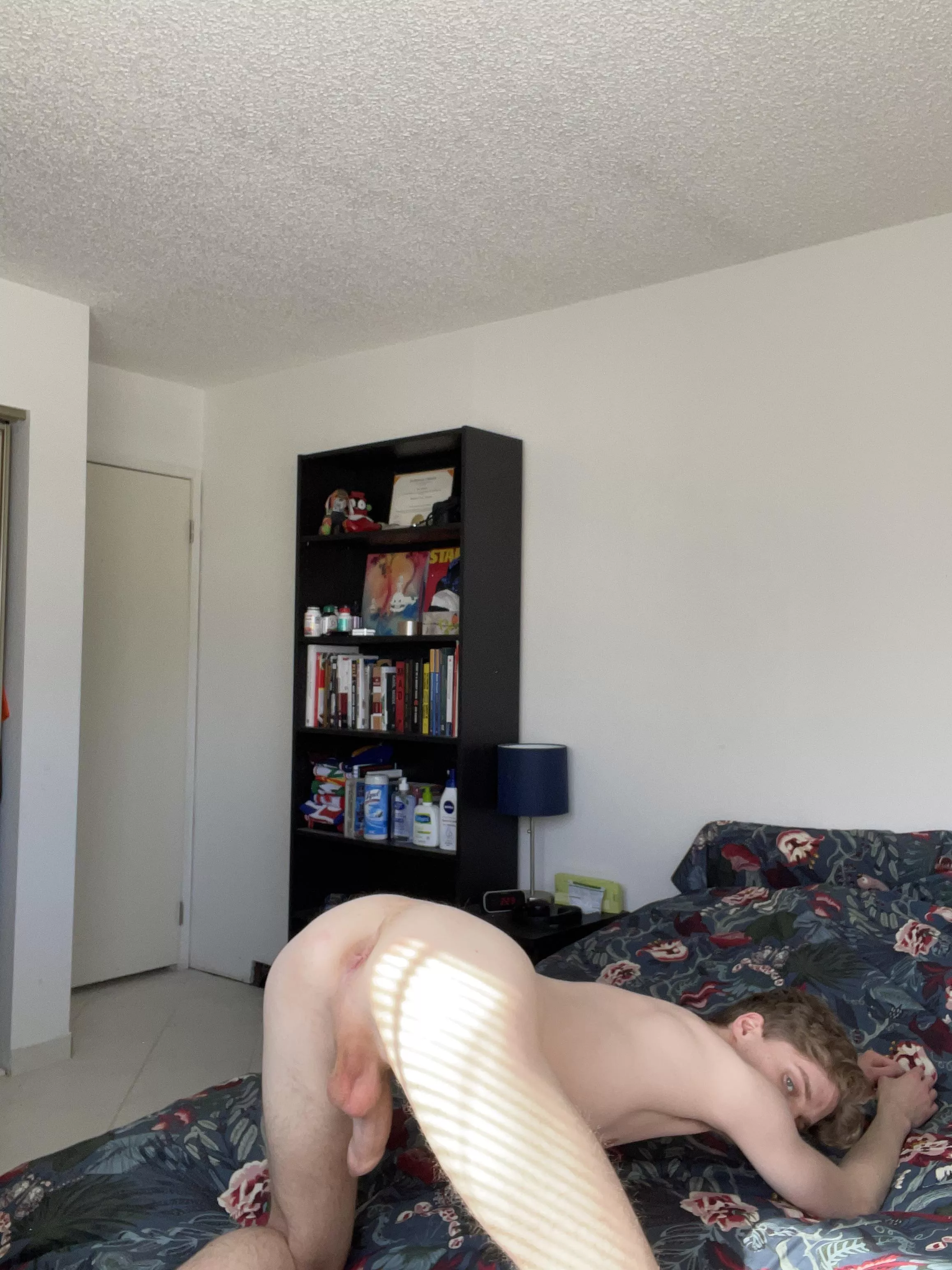 Hope you’re having a good weekend 😄 posted by az__97