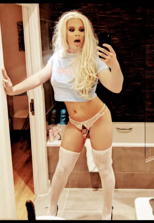 hoping my gf's roommate doesn't come back from work early, may have a hard time explaining this one by younglucyhart