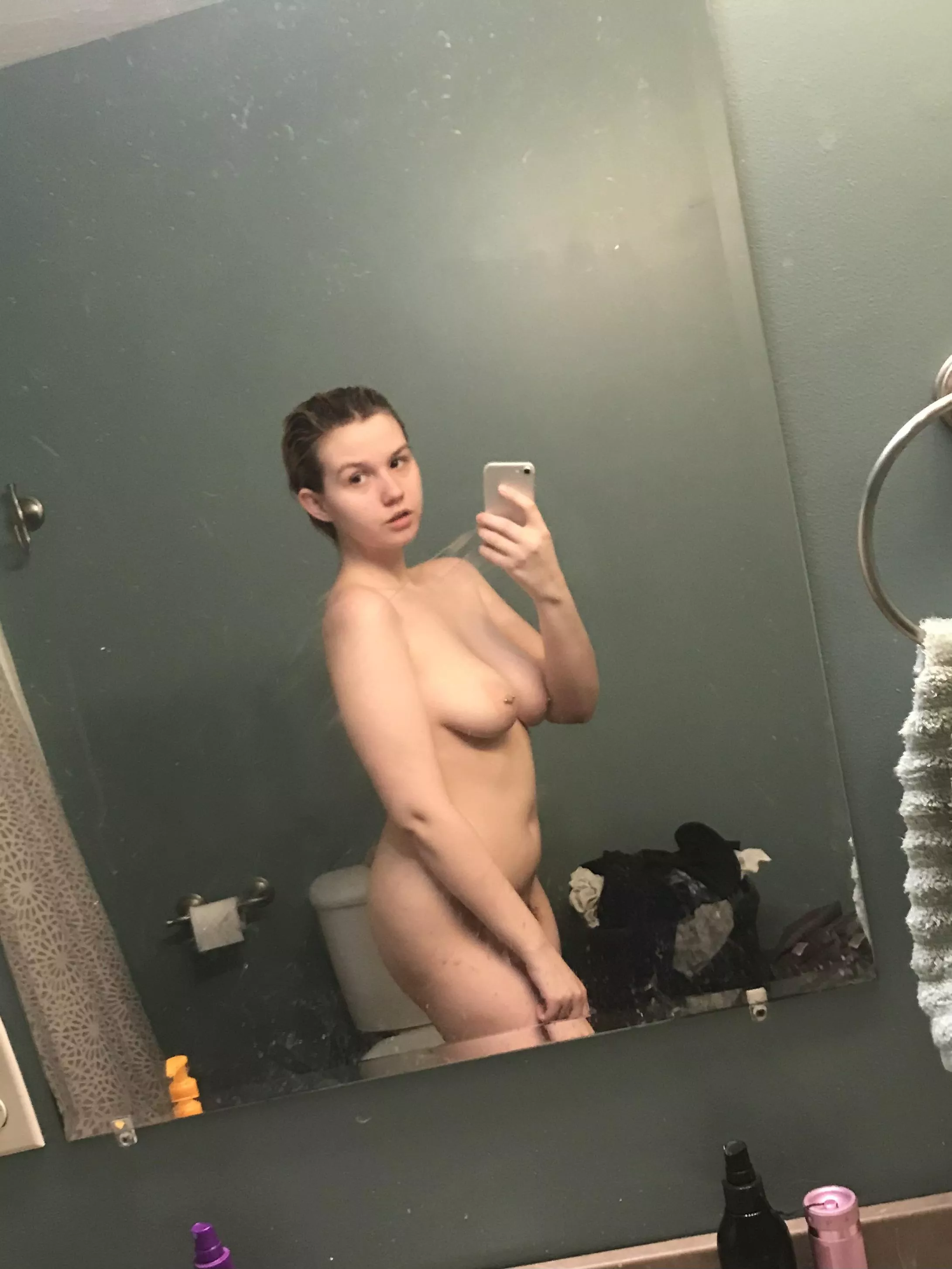 hopped out of the shower feeling good about my body today :) posted by imbabykat