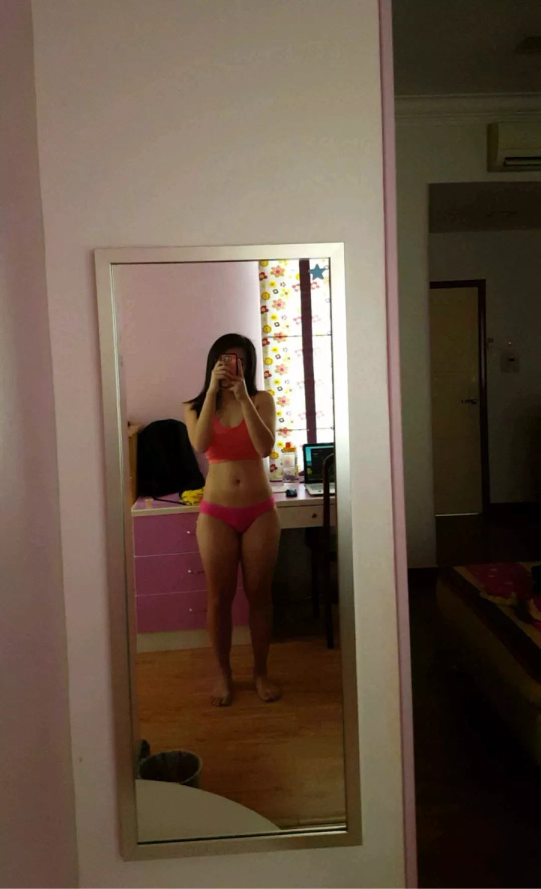 Horny and alone posted by mak_emily