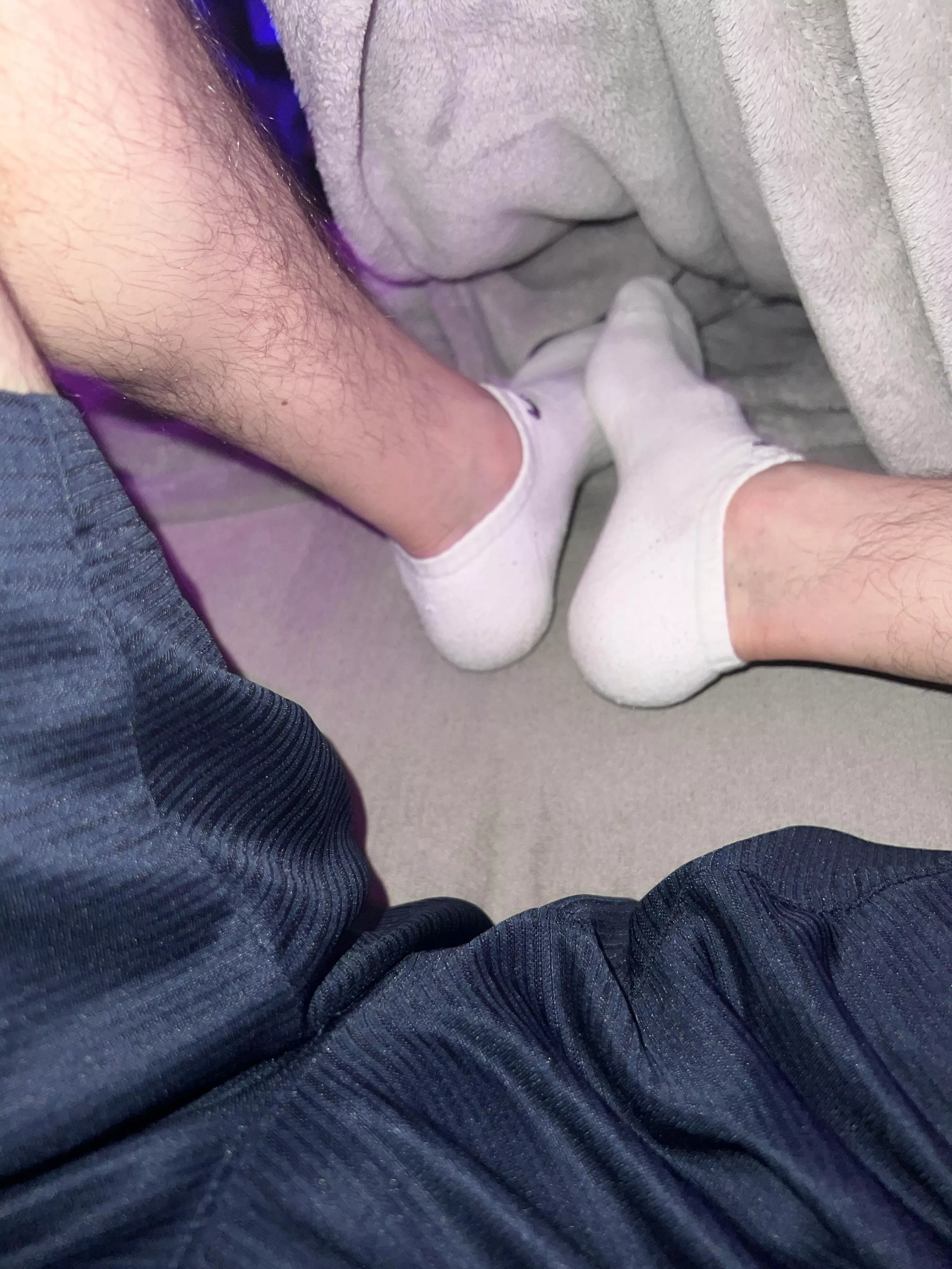 Horny and dms welcomed no one over 28 please posted by Hotsockboi20