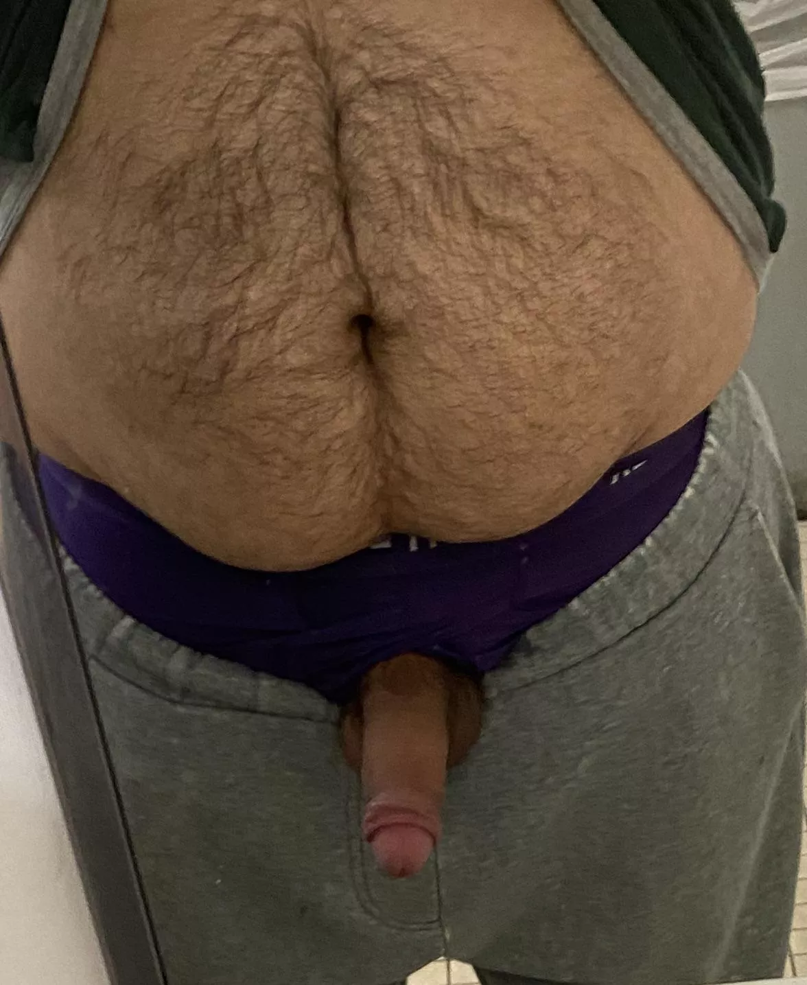 Horny at work hehe hello sexy people posted by AndrewRelaxing