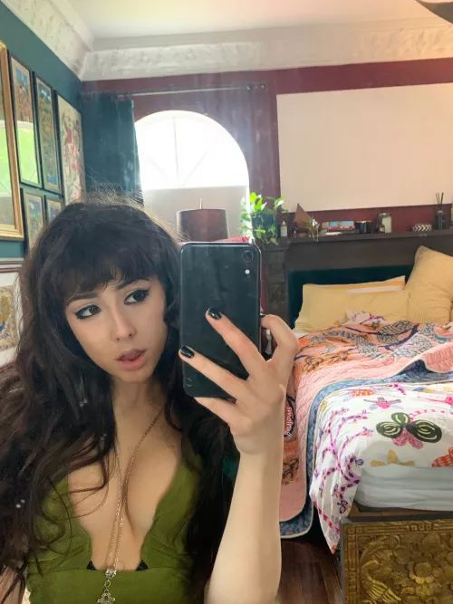 Horny in my room :)) is 18 too young for you?💚 by smolrug