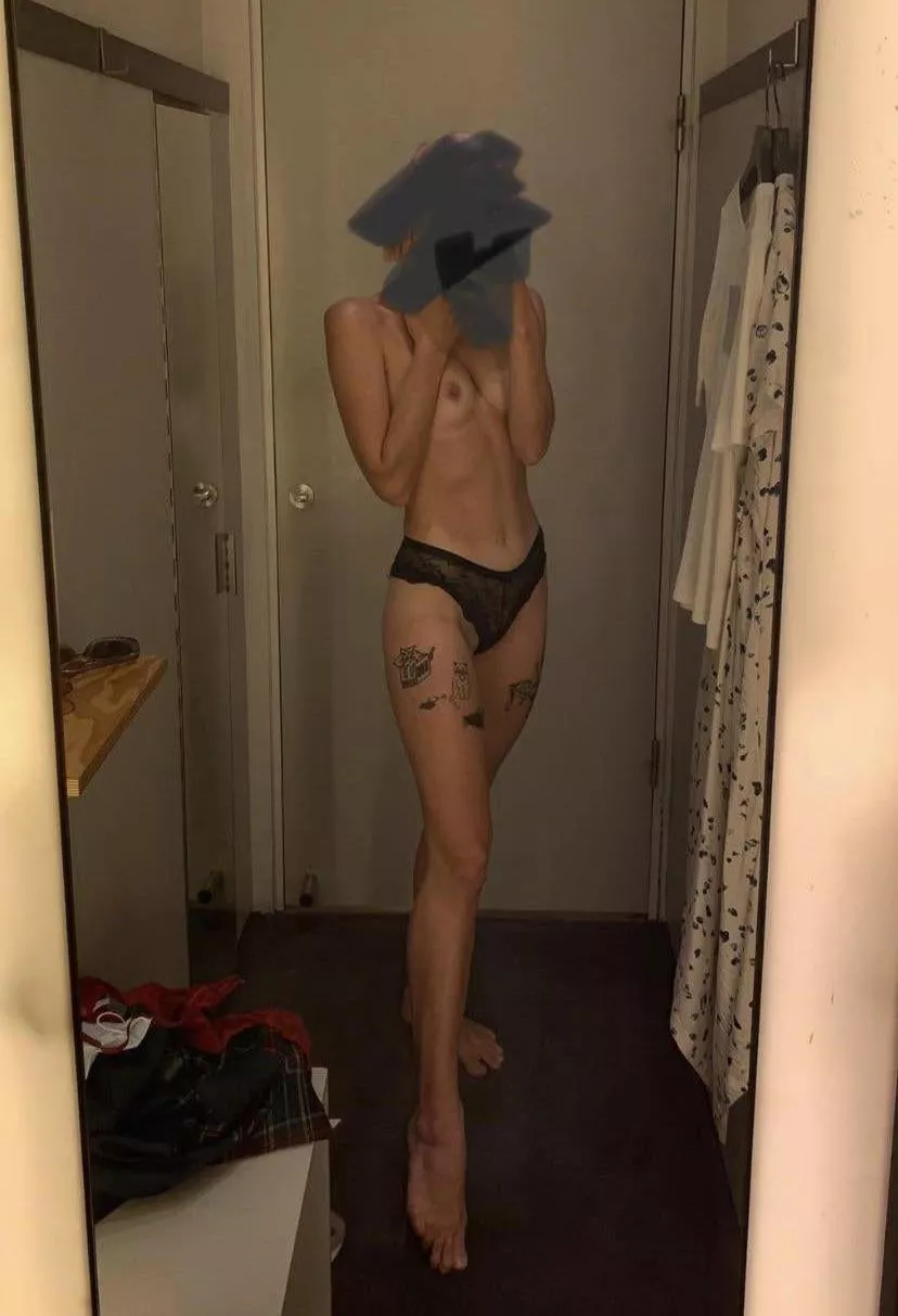 Horny in the change room 🙊 posted by keepingitokay