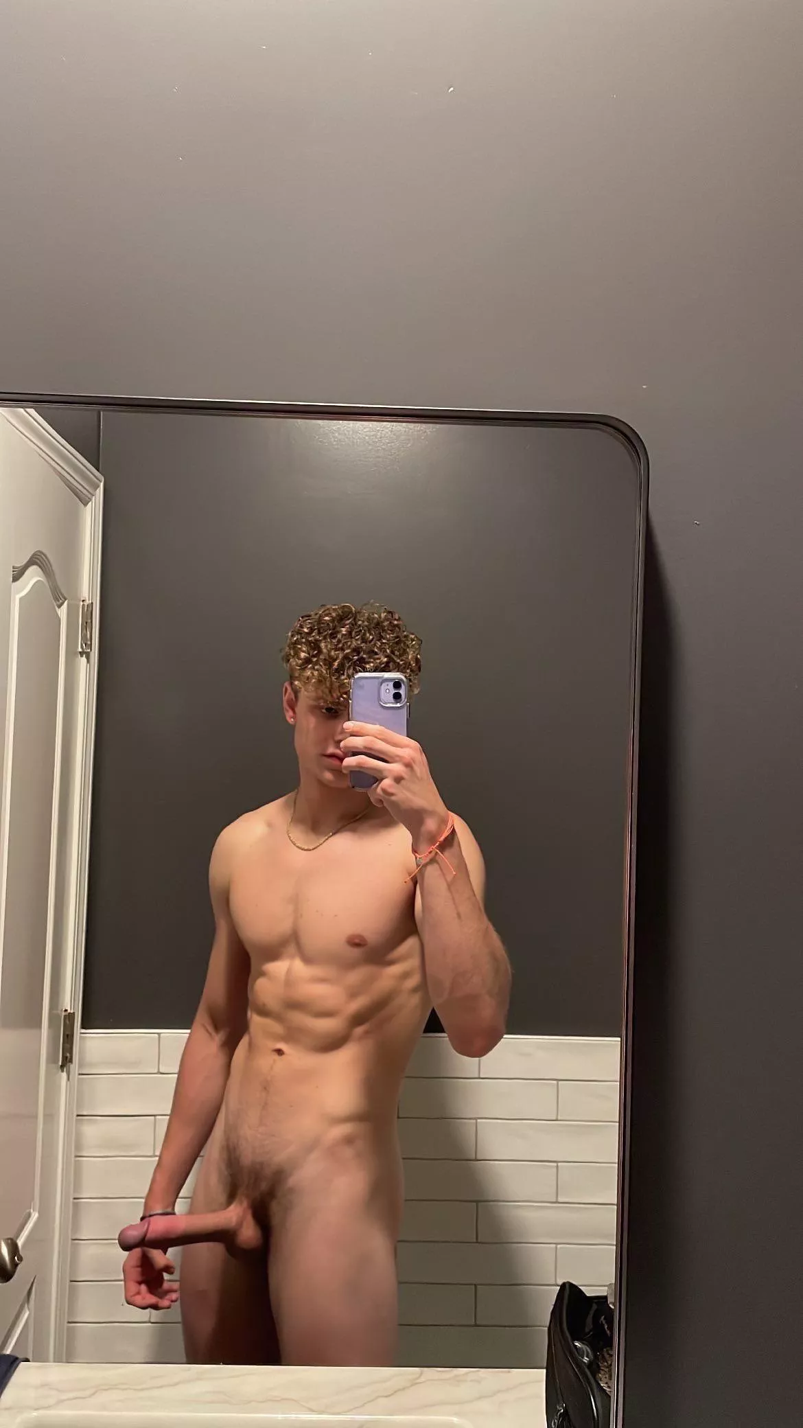 horny tn, message me 💦 posted by hunguy24