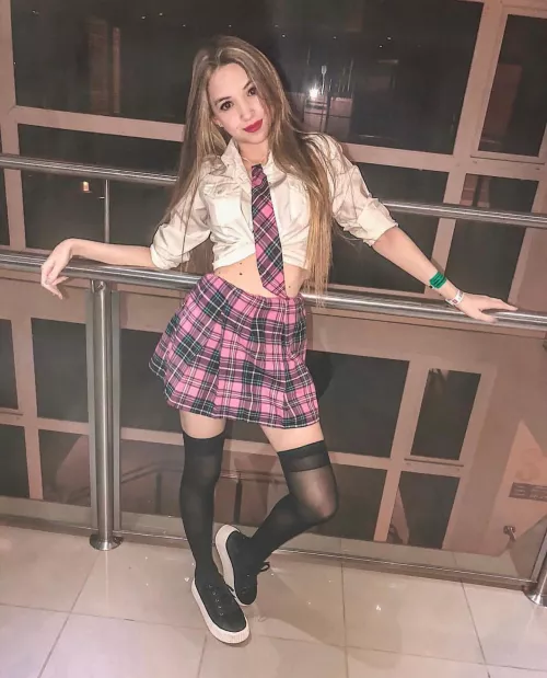 hot babe by siimple_code