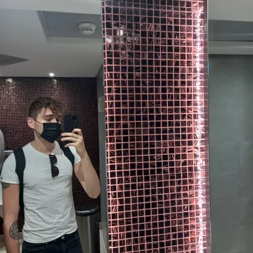 hot day in dubai 😅 by matenxtdoor