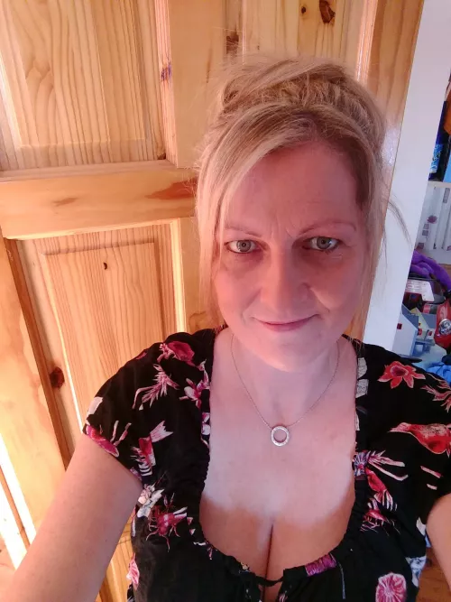 Hot fuckable Mom 45 by Loose-Conclusion-142