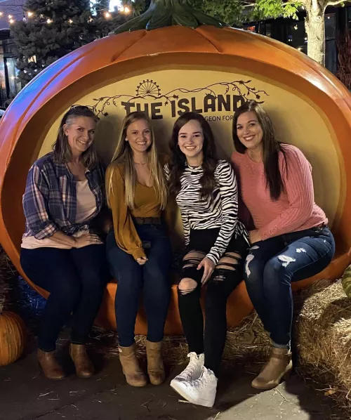 Hot moms and their sexy daughters…who’s your pick? by ganggang89882