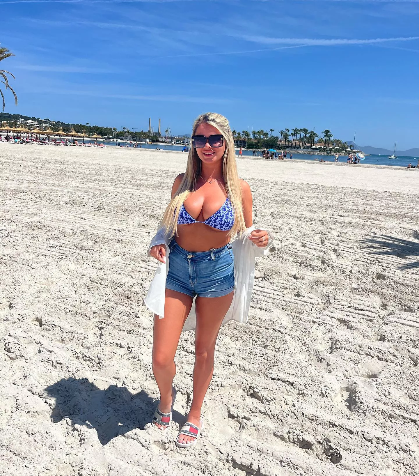 hot 🔥 posted by Present_Tone_8196