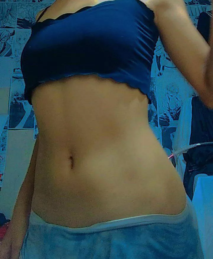 Hot?😝 posted by yummyUri4122