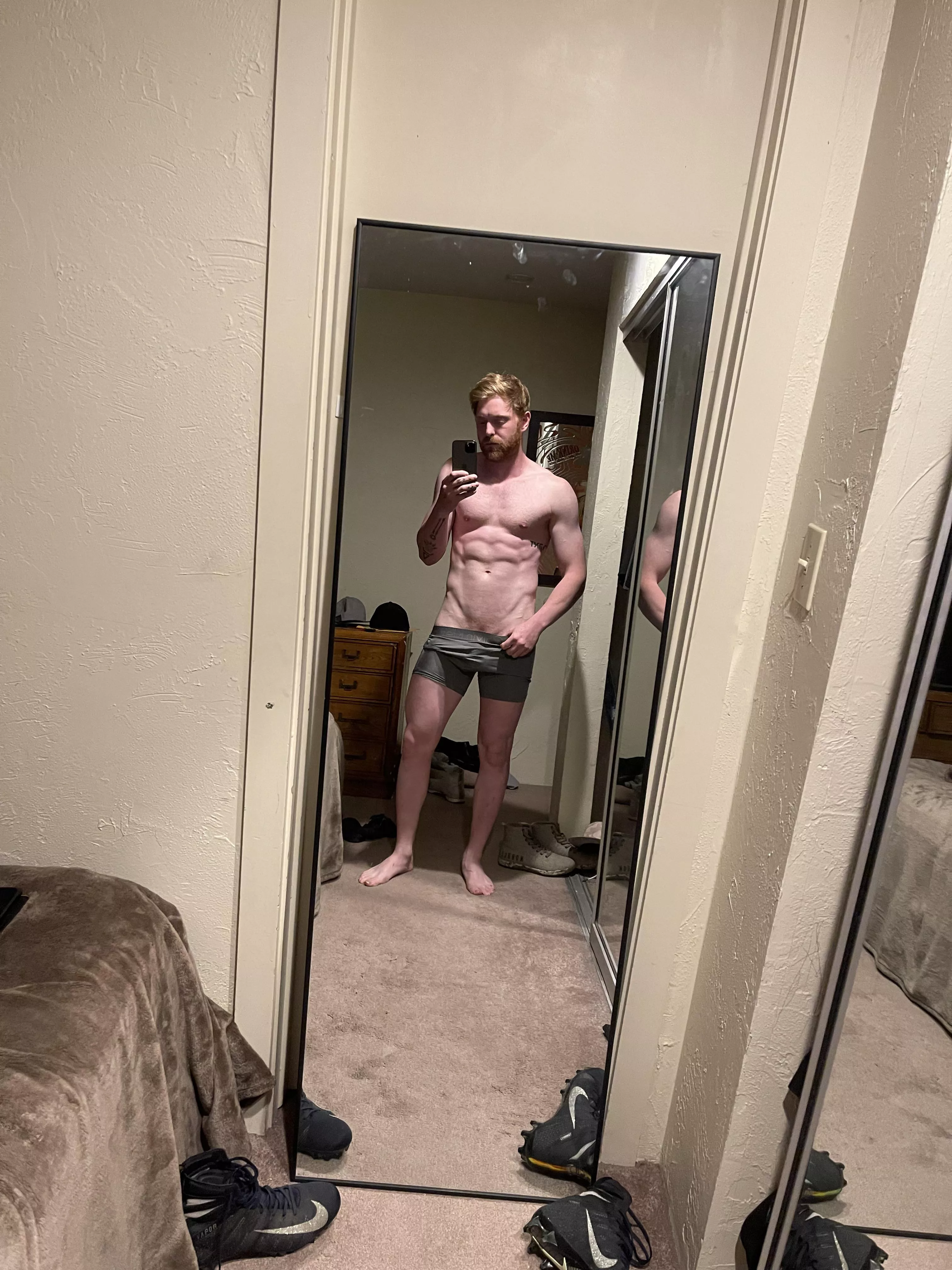 Hot redhead posted by ZFOXXX1