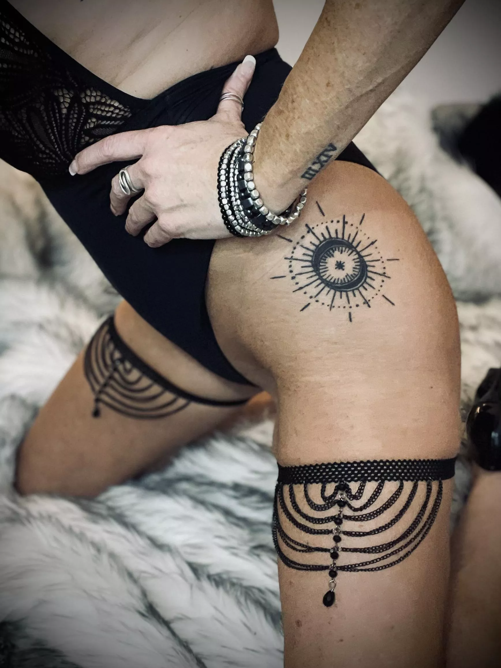 Hot view! posted by LongLegzLizzie