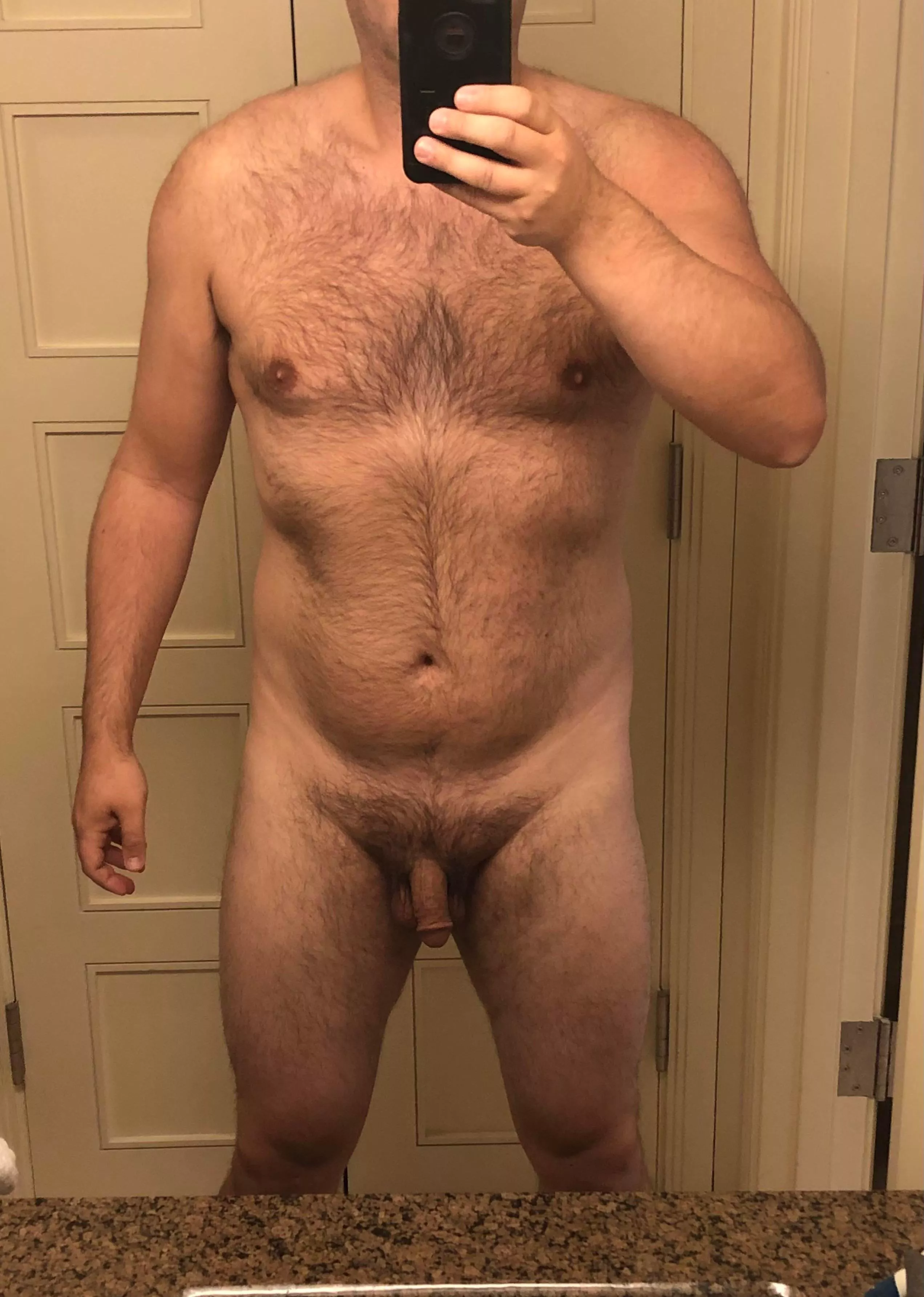 Hotel NN hit differently! Hope you beautiful people have had good weekends. M39, 6ft, 219 posted by HA71405