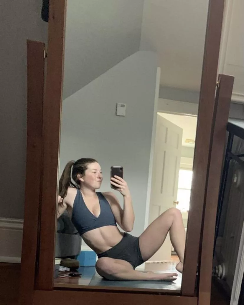 Hottie posted by Weakness-Valuable