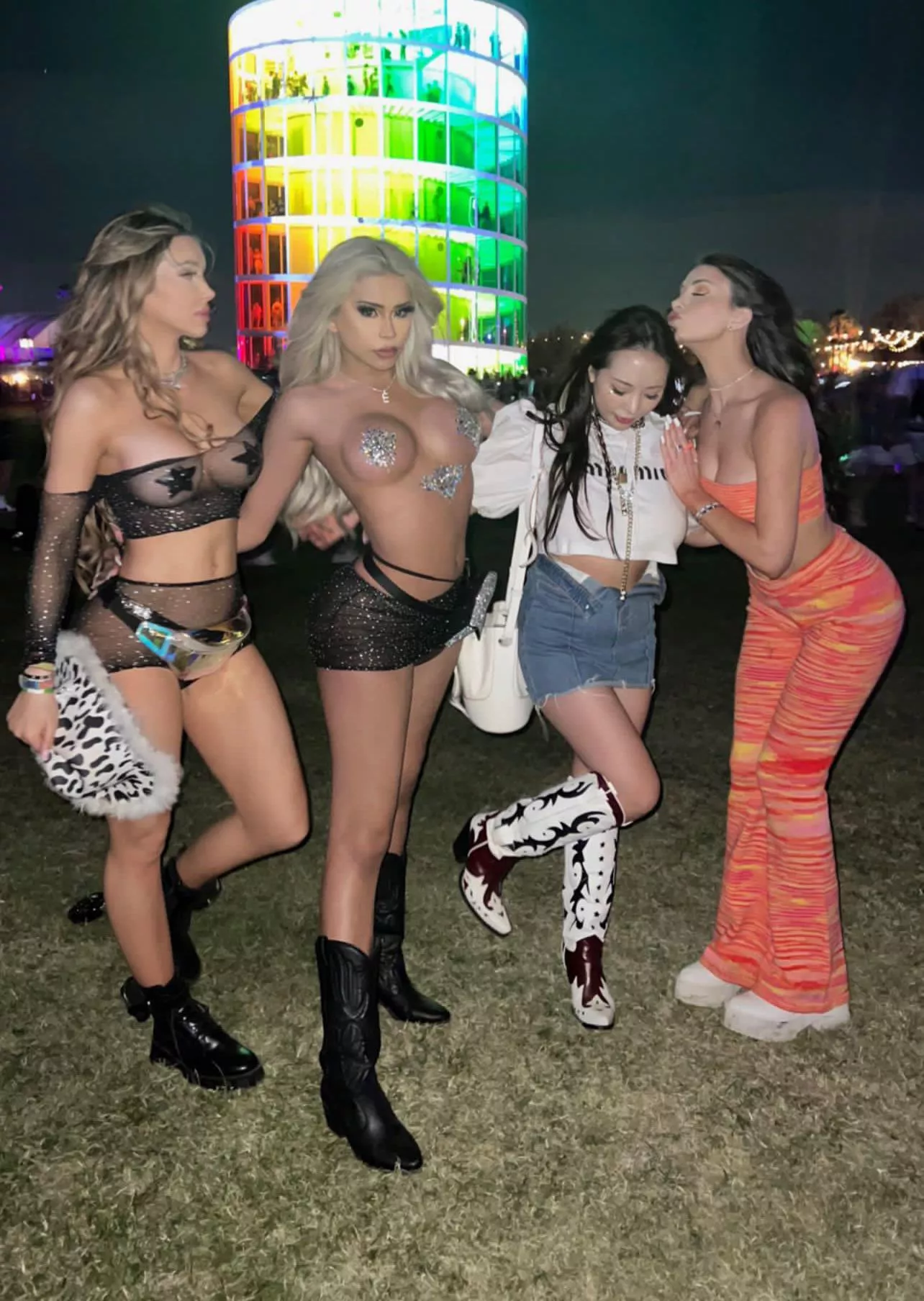 hotties posted by abhishek_seven