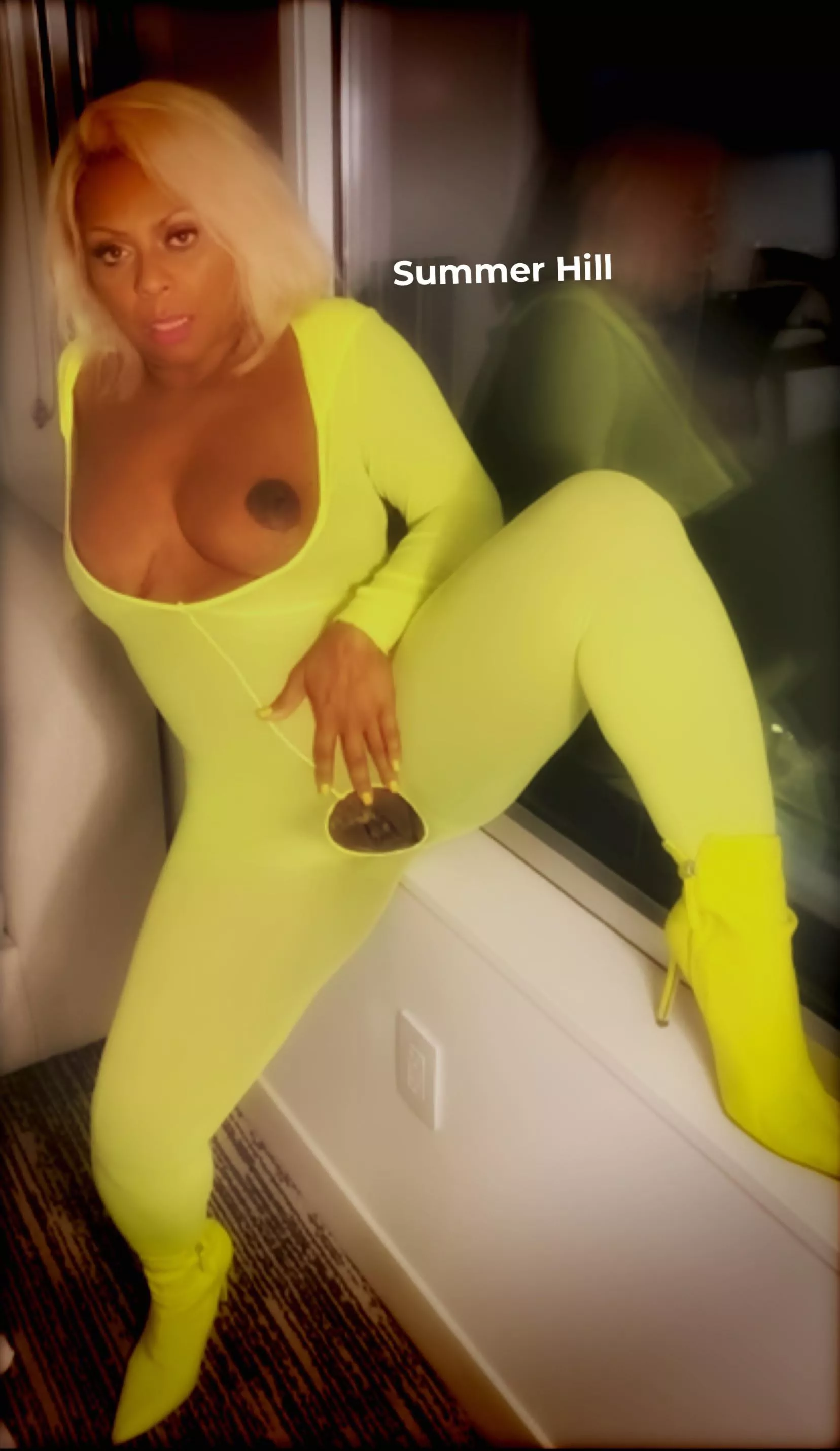 Hotwife Hotlife. posted by summerhillsexy