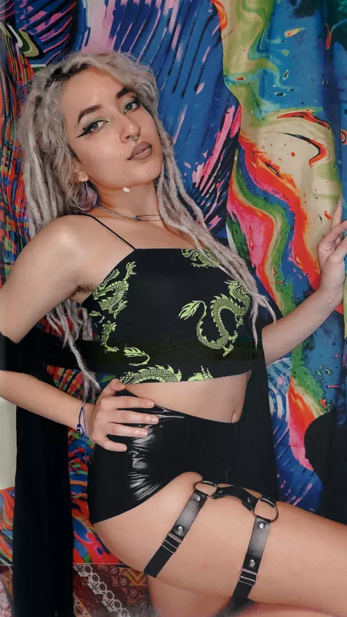 Househead + dubstep 🍃🌿🖤🌼 by deathofvenusx