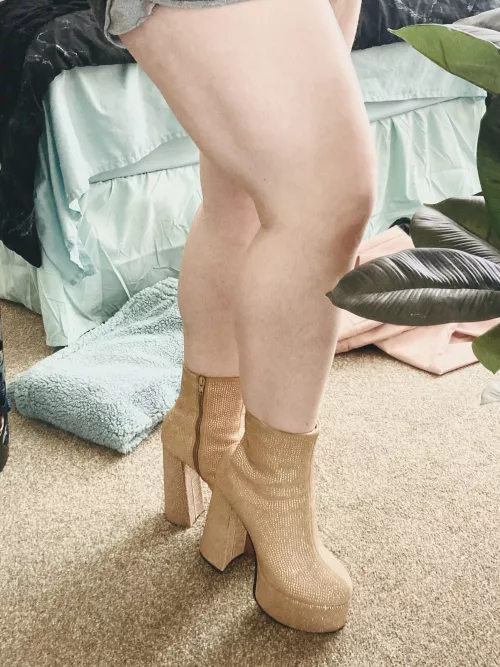 How about these rhinestone platform boots? Sparkle sparkle ✨ by keighleypage