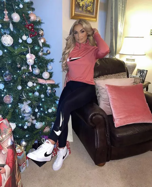 How am I doing?🙈 by bimbo_mur