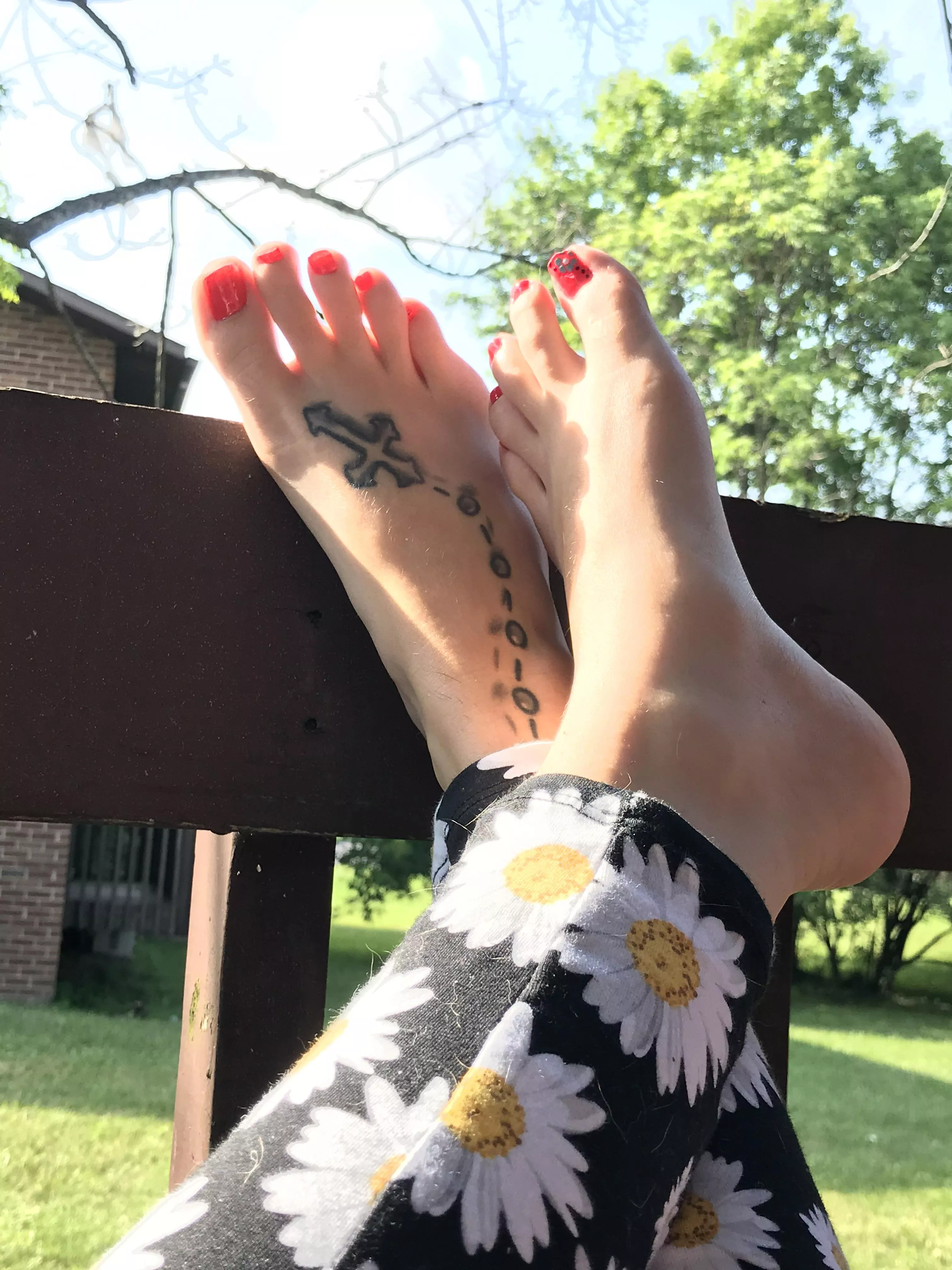 How are these arches 😊🌞 posted by sexycollegenerd102