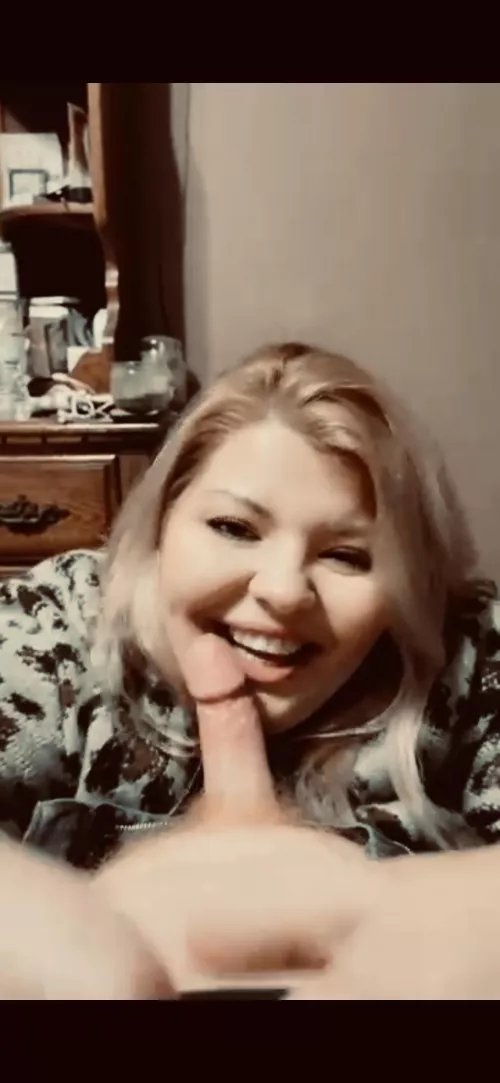 How could you not be this happy with that in your face, he’s perfect 😍 by beareatsgoldie