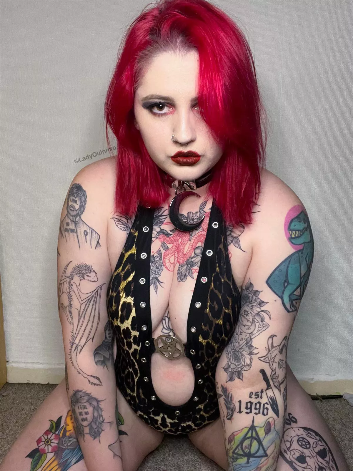 How cute is my moon choker ❤️‍🔥 posted by Ladyquinn-xo