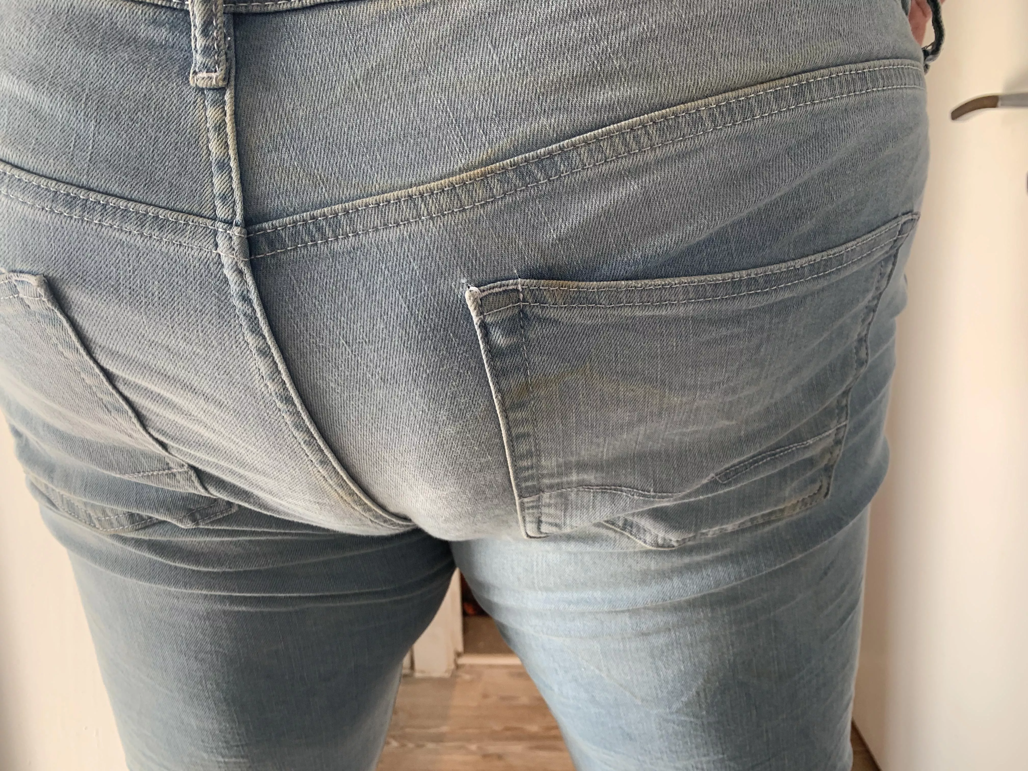 How dare I even wear jeans this tight, with an ass that fat!!? Who tf am I??? 😳 posted by ChunkSubBitionist92