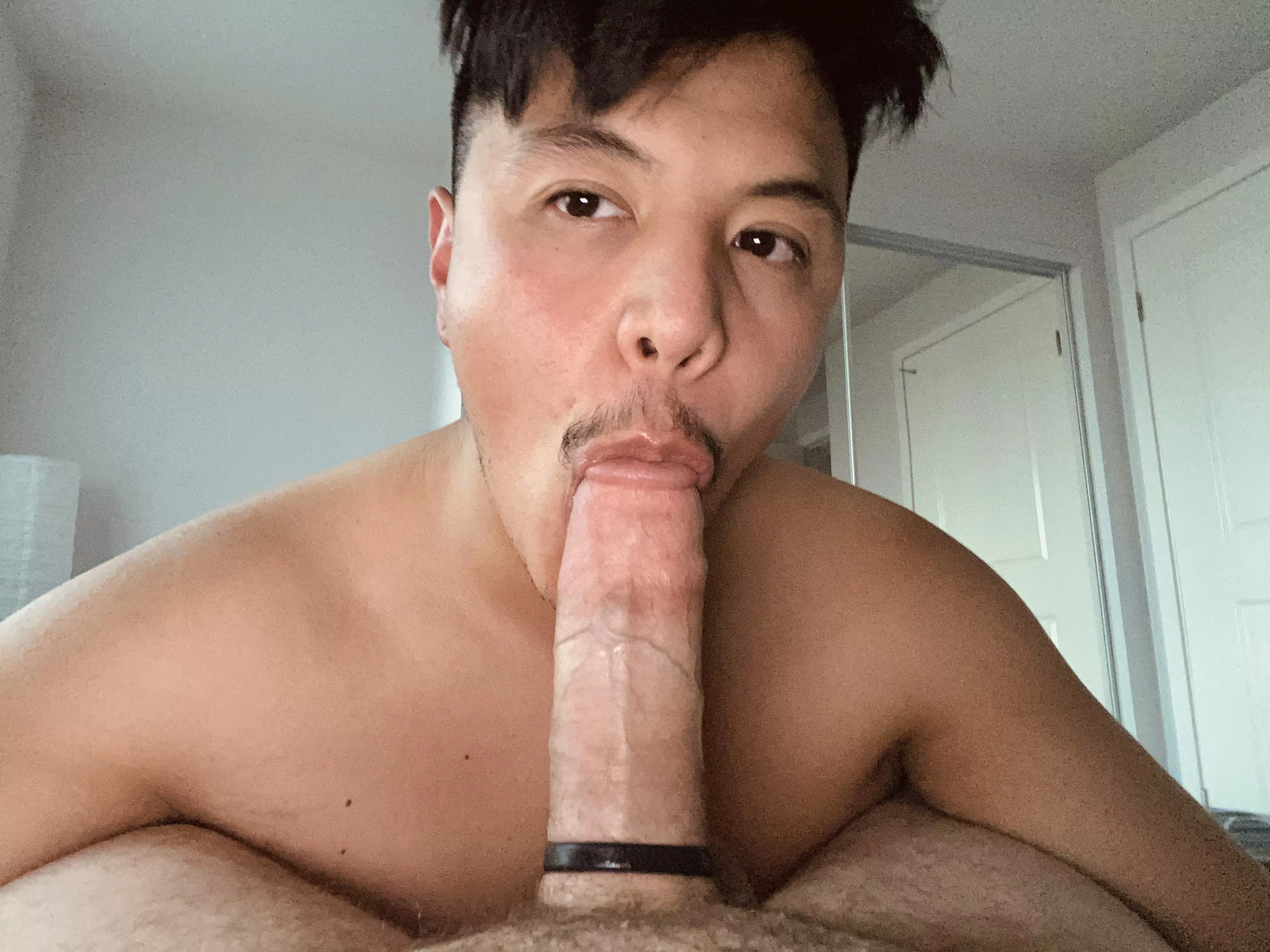 How do I look? 👅 posted by jockuemus